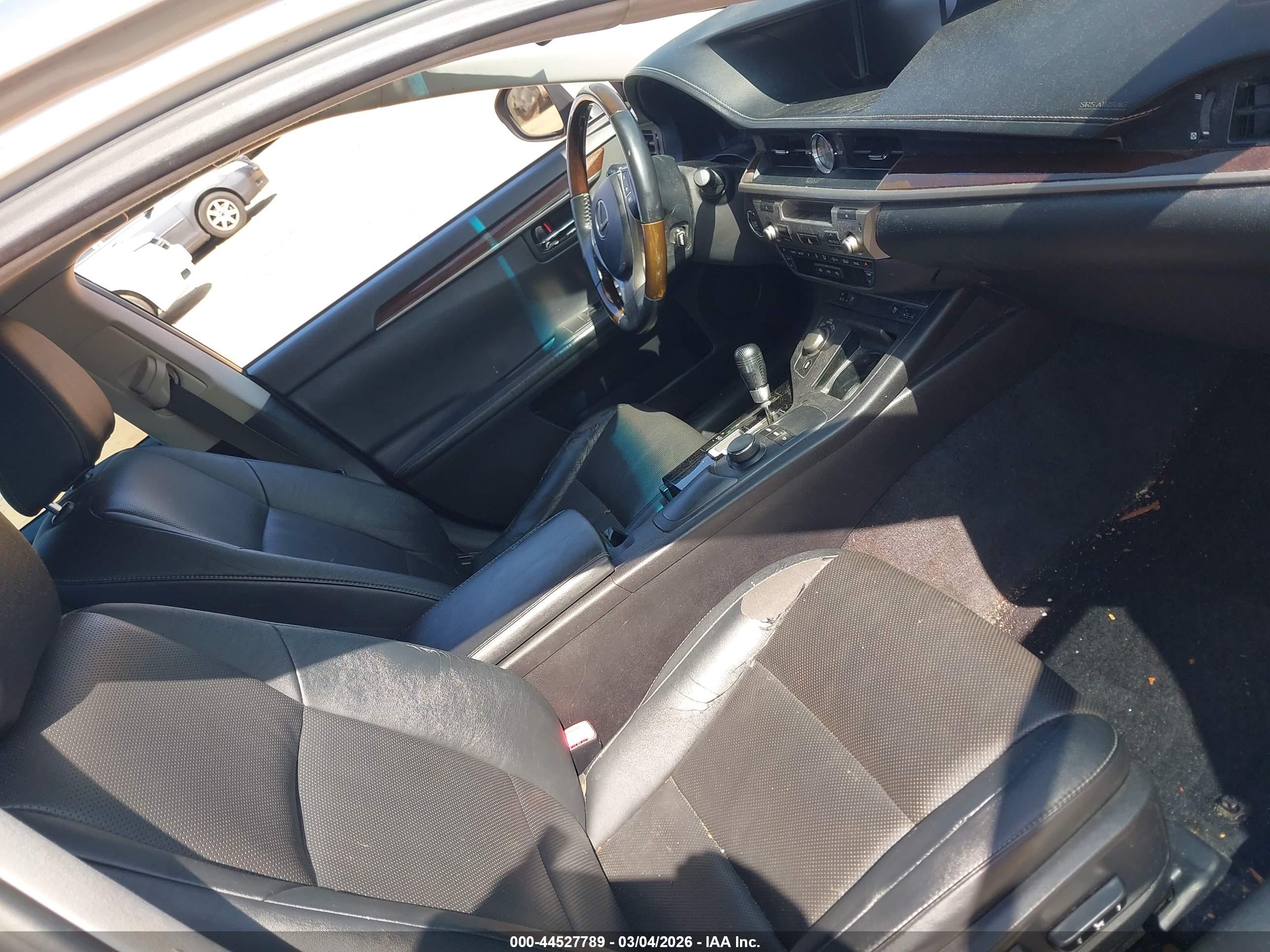 LEXUS ES image 5