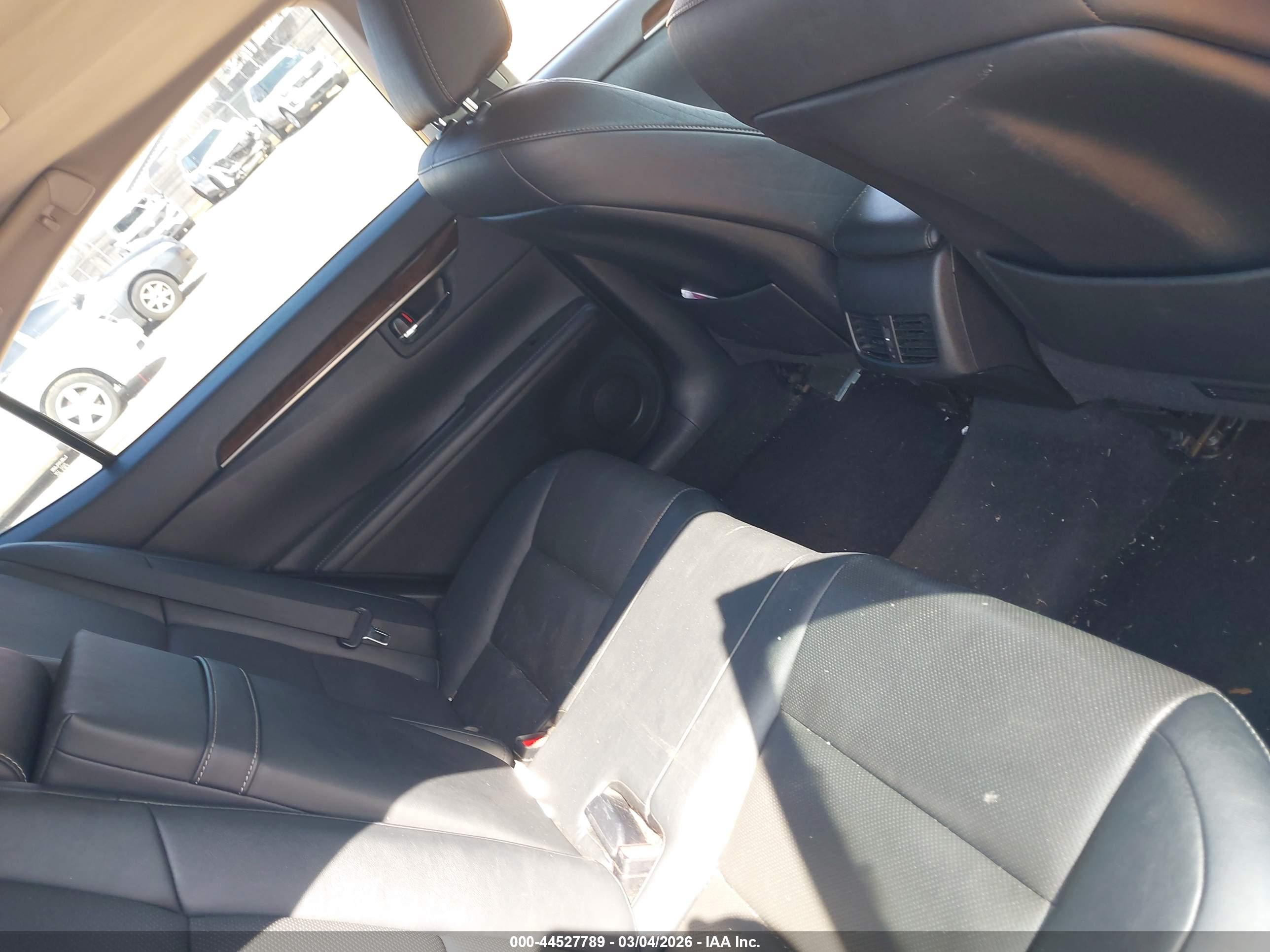 LEXUS ES image 8