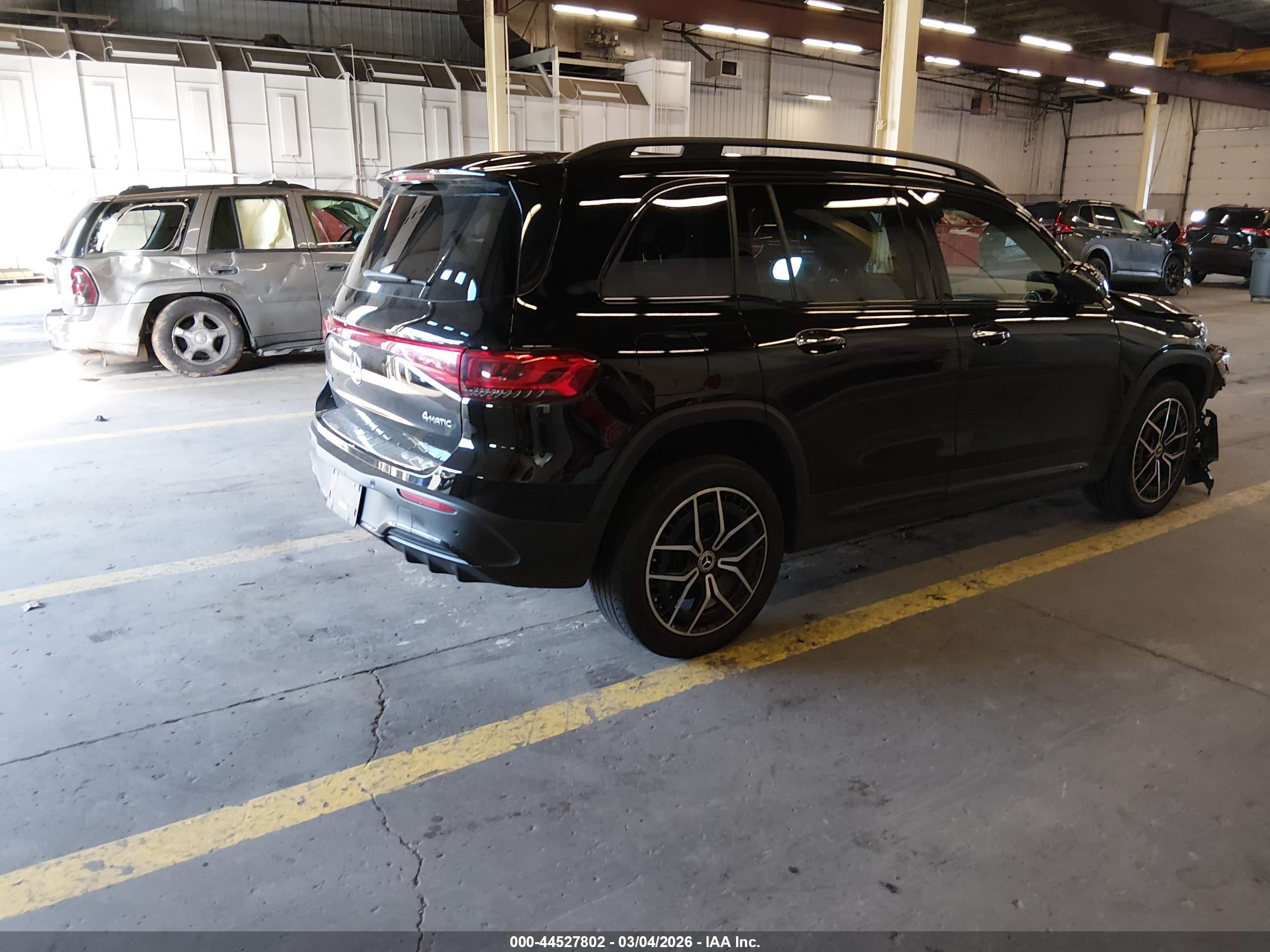 MERCEDES-BENZ EQB image 4