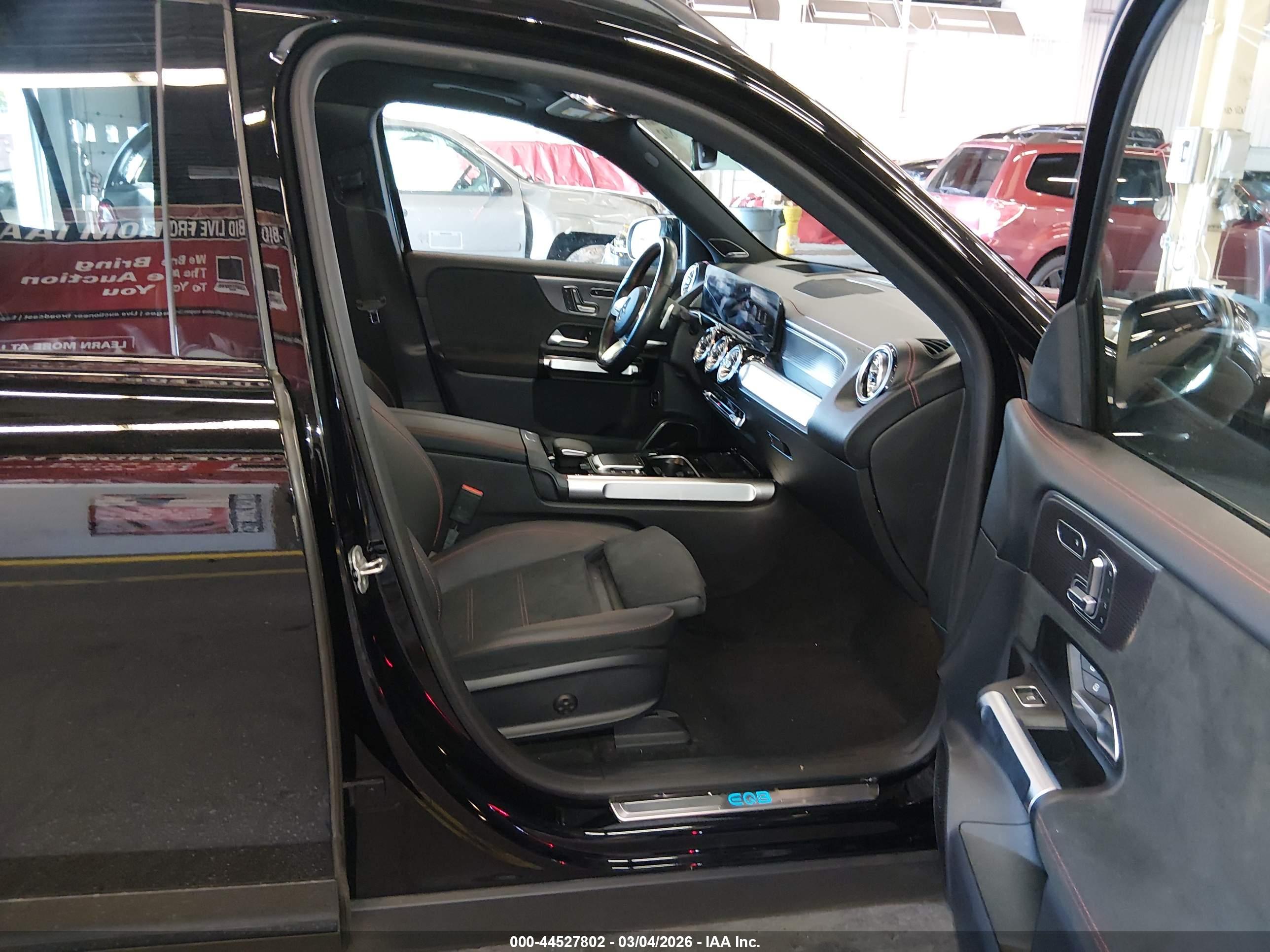 MERCEDES-BENZ EQB image 5