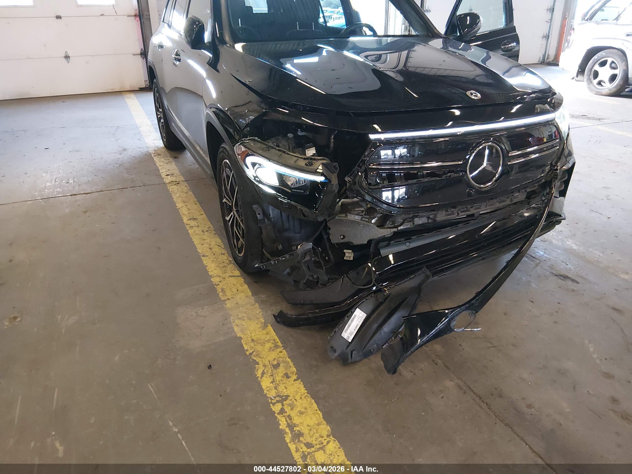 MERCEDES-BENZ EQB image 6