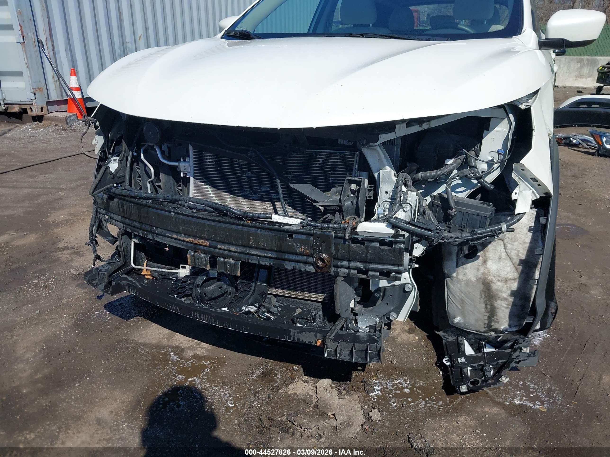 NISSAN ROGUE image 6