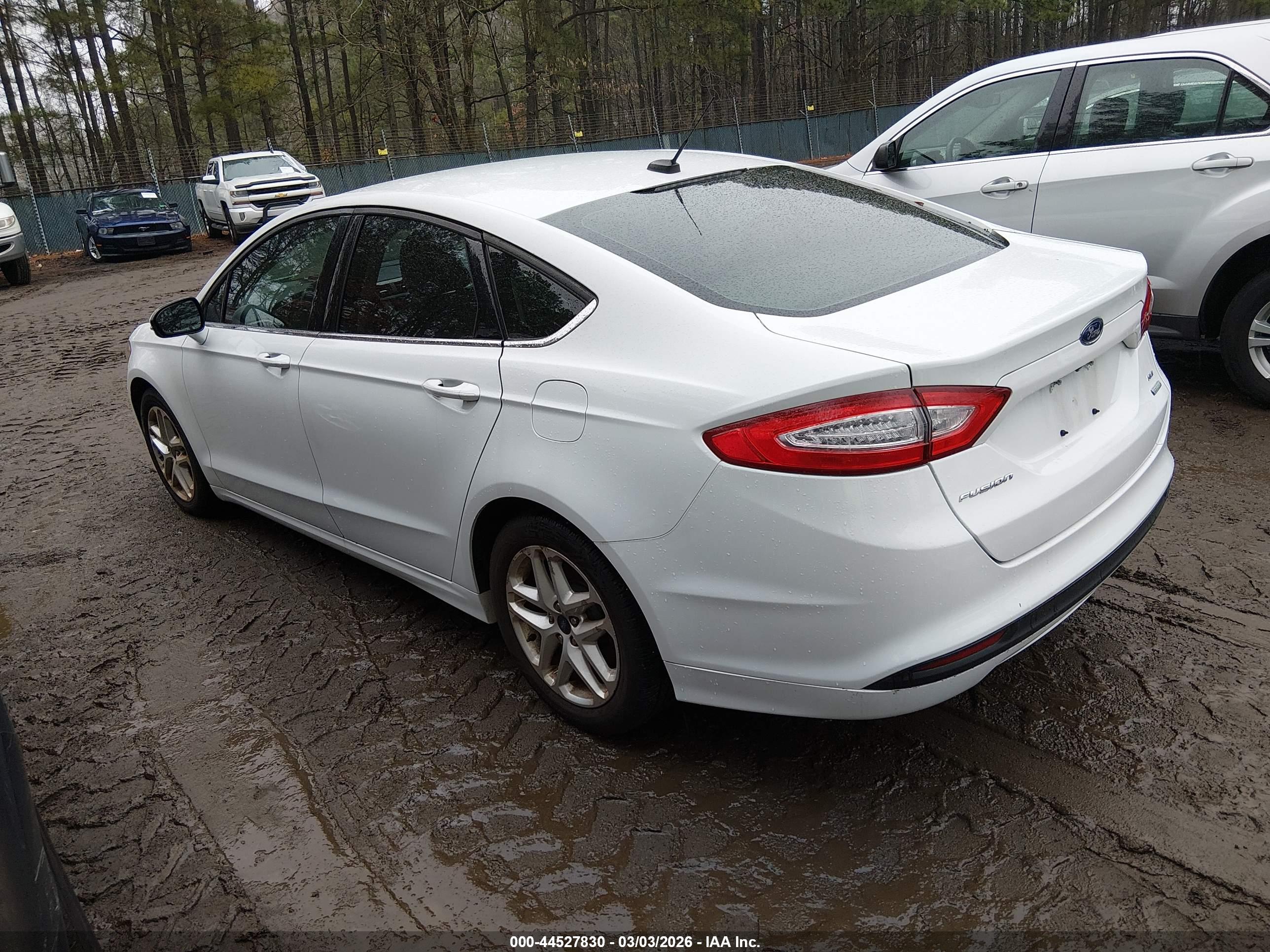 FORD FUSION image 3