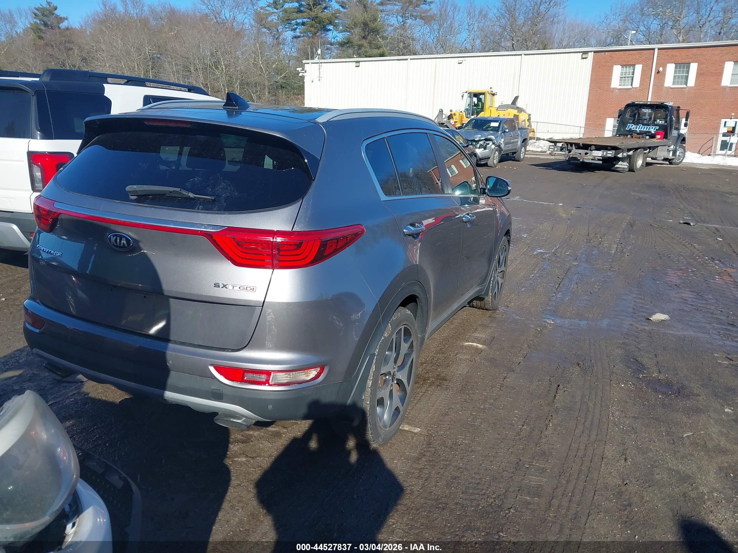 KIA SPORTAGE image 4