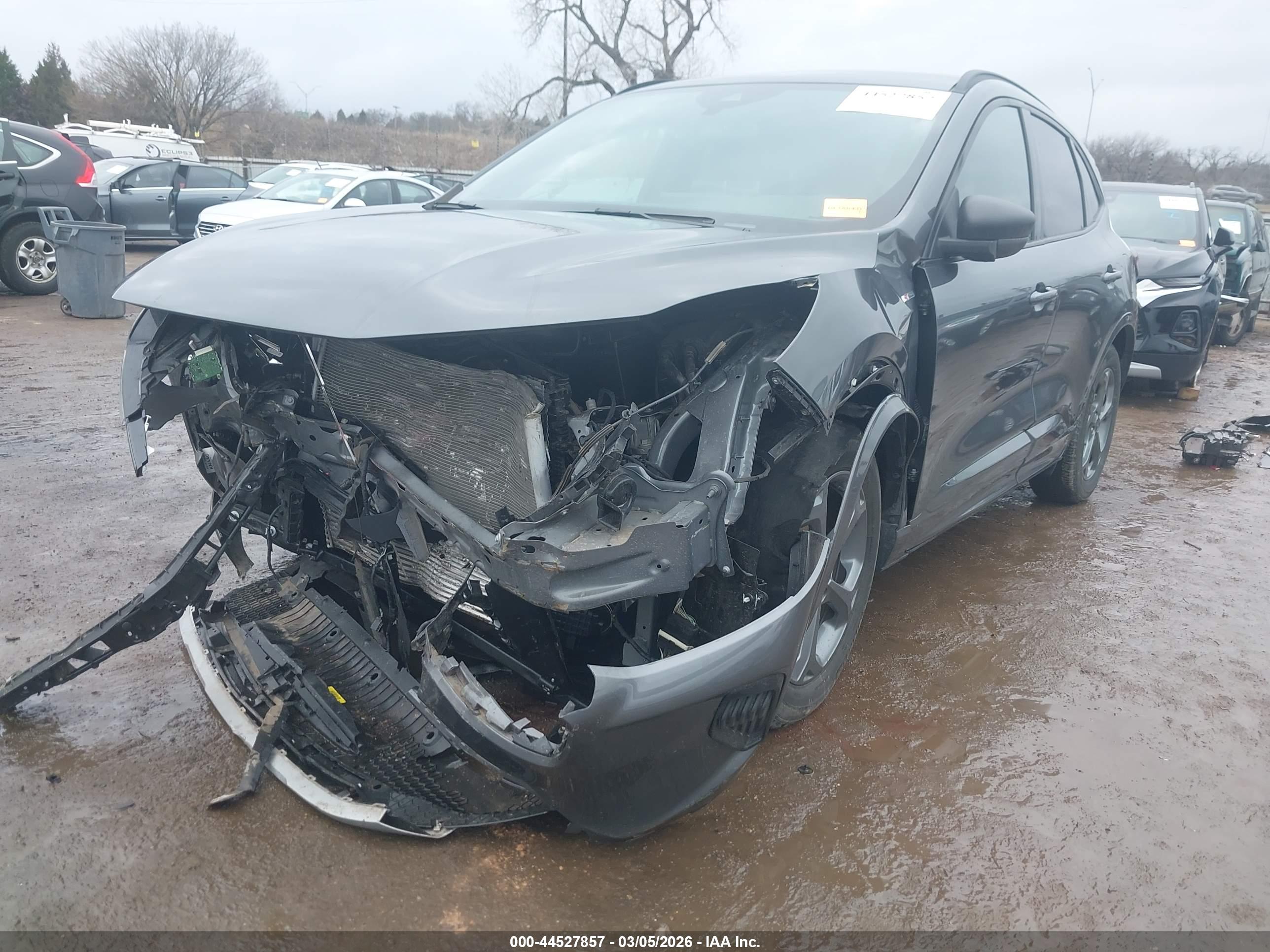 FORD ESCAPE image 2
