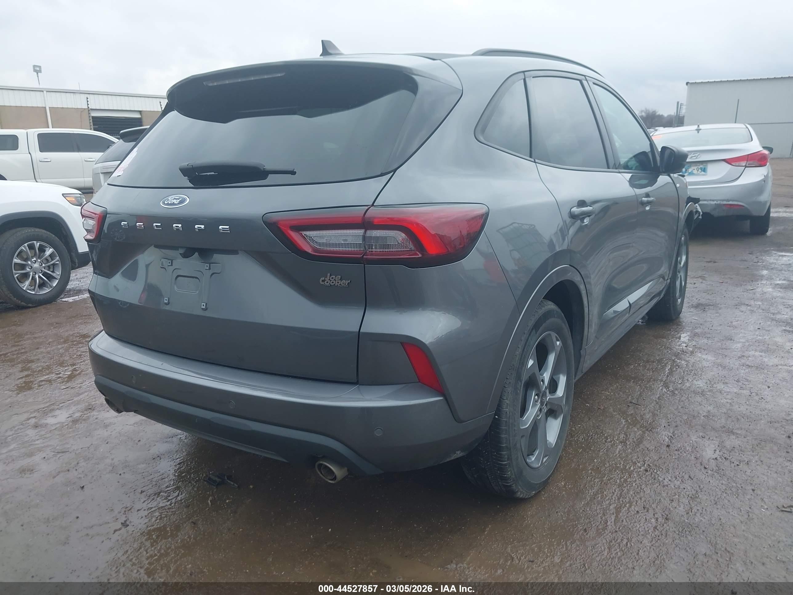 FORD ESCAPE image 4
