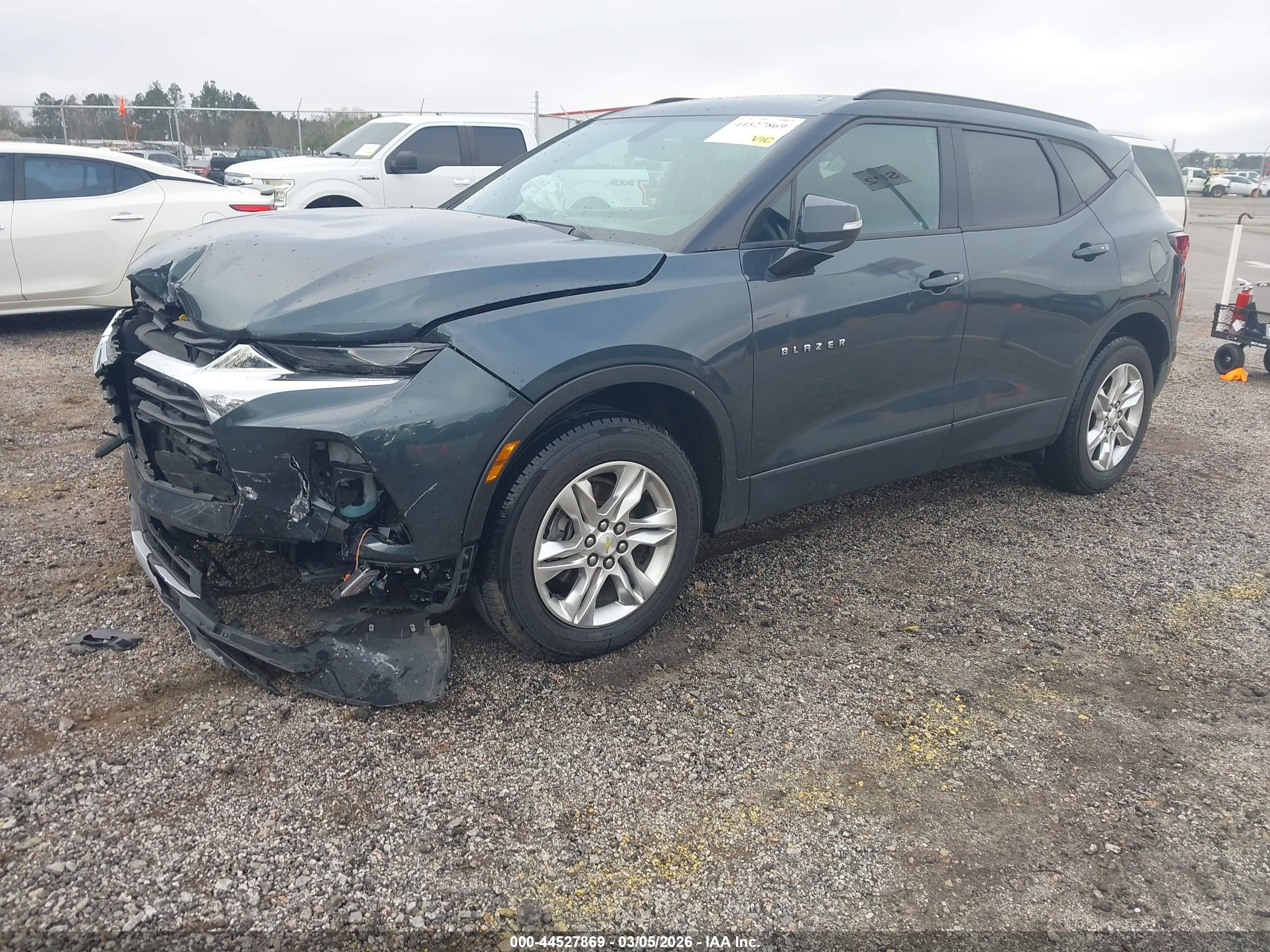 CHEVROLET BLAZER image 2