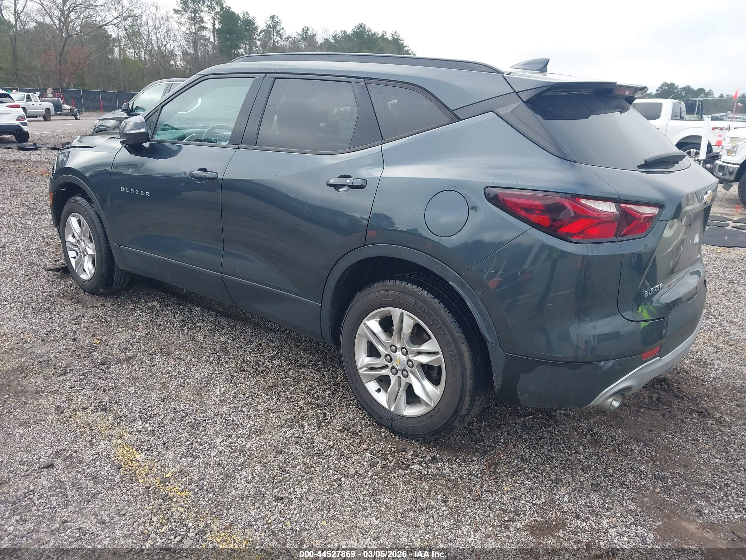 CHEVROLET BLAZER image 3