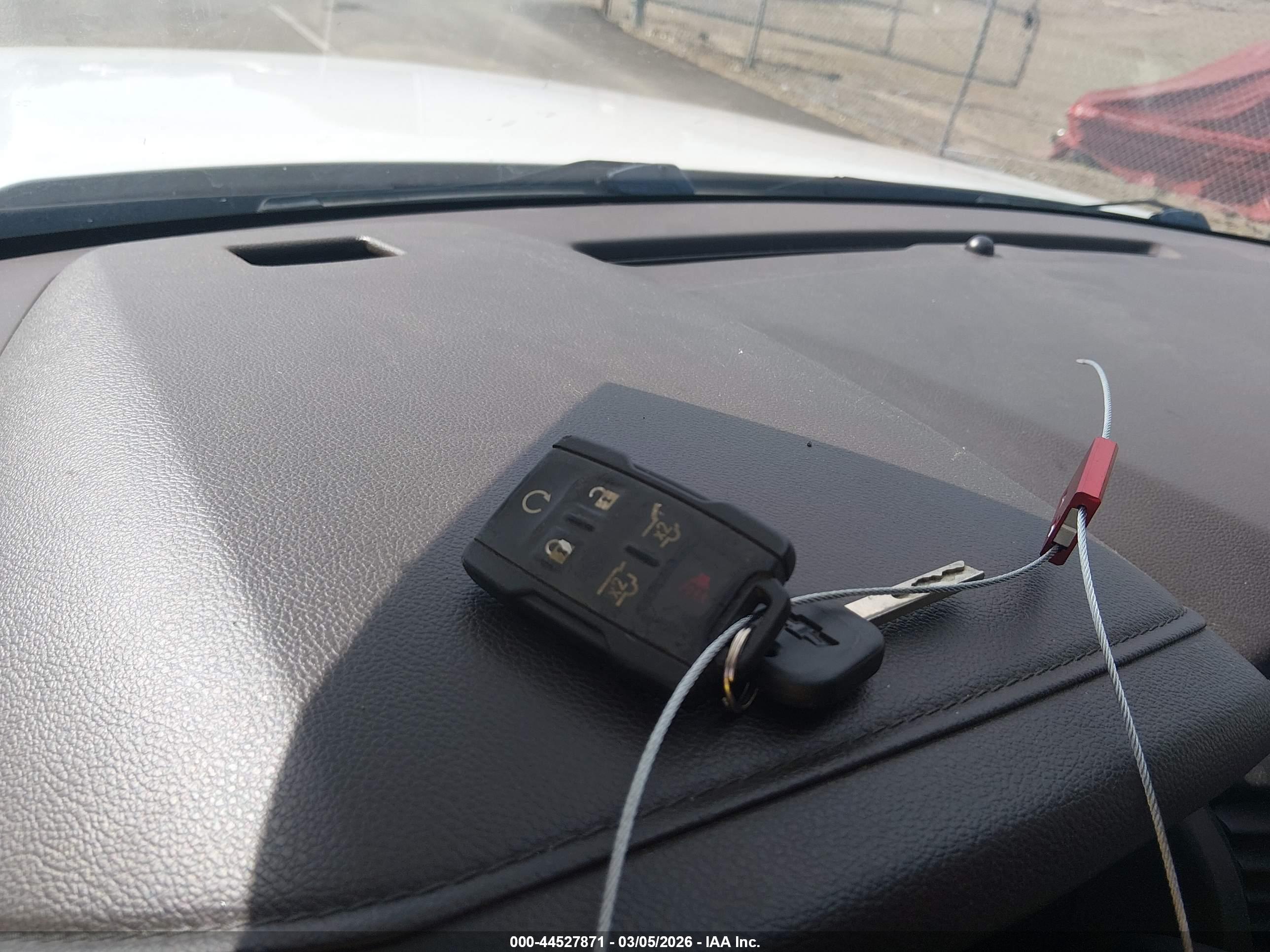CHEVROLET SUBURBAN image 11