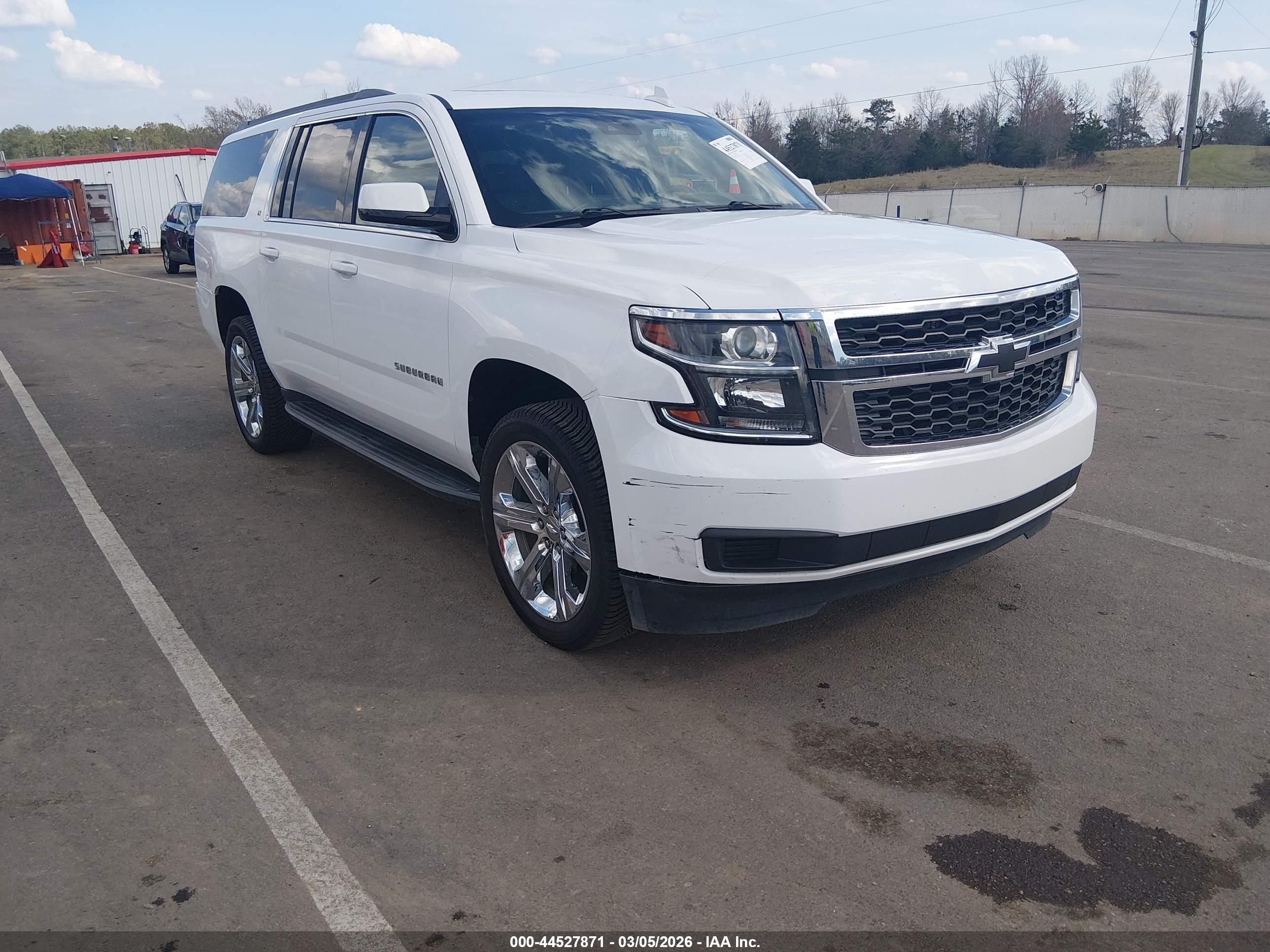 CHEVROLET SUBURBAN image 6