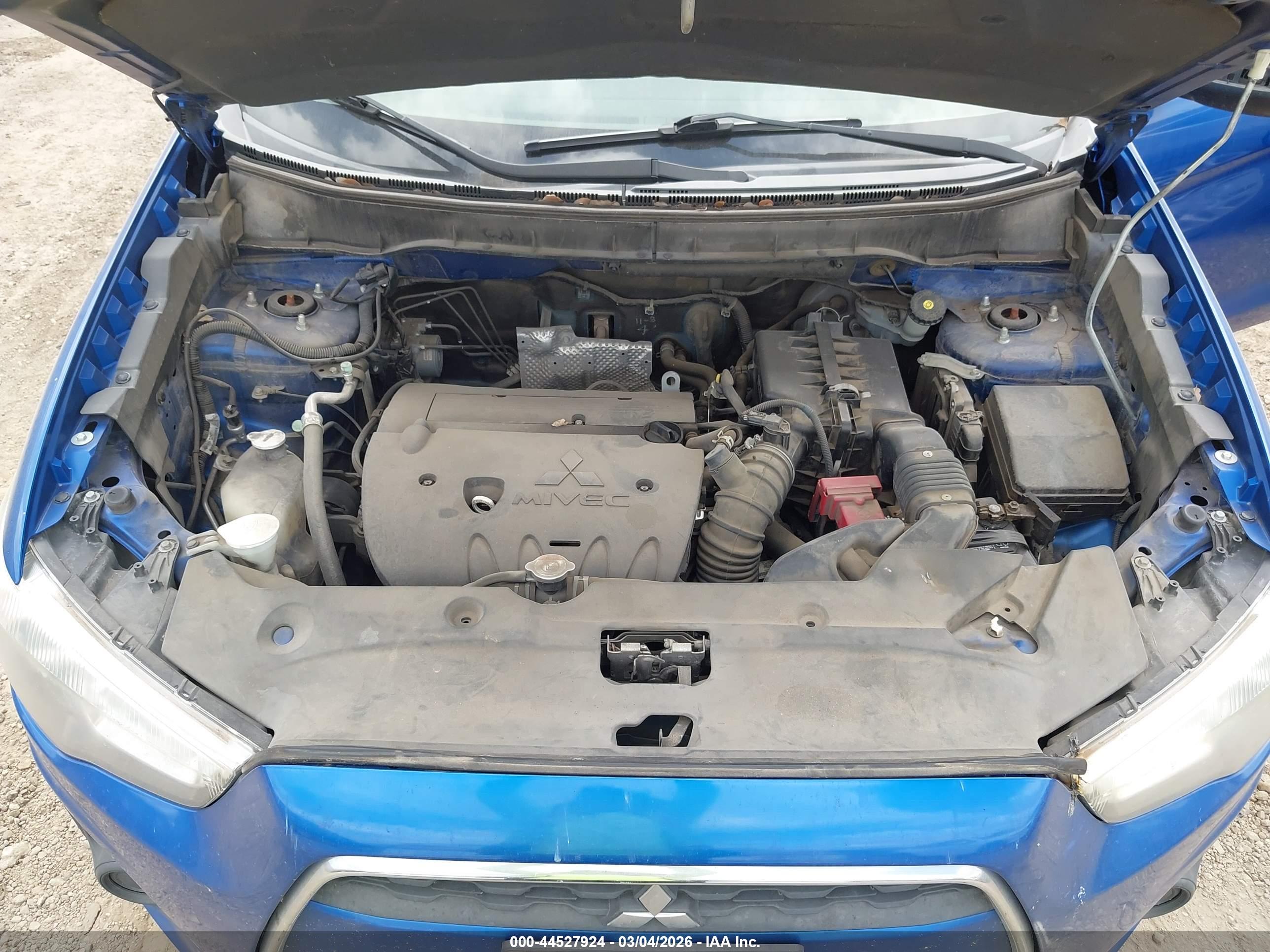 MITSUBISHI OUTLANDER image 10