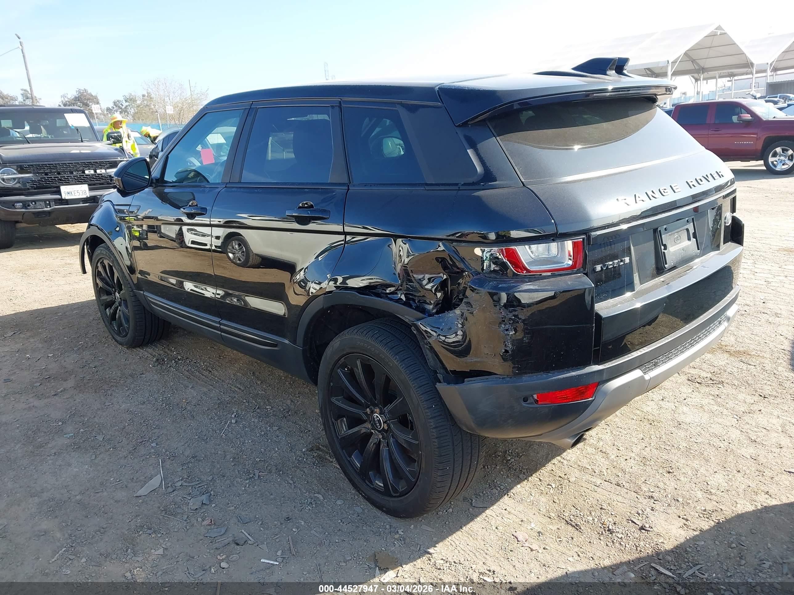 LAND ROVER image 3