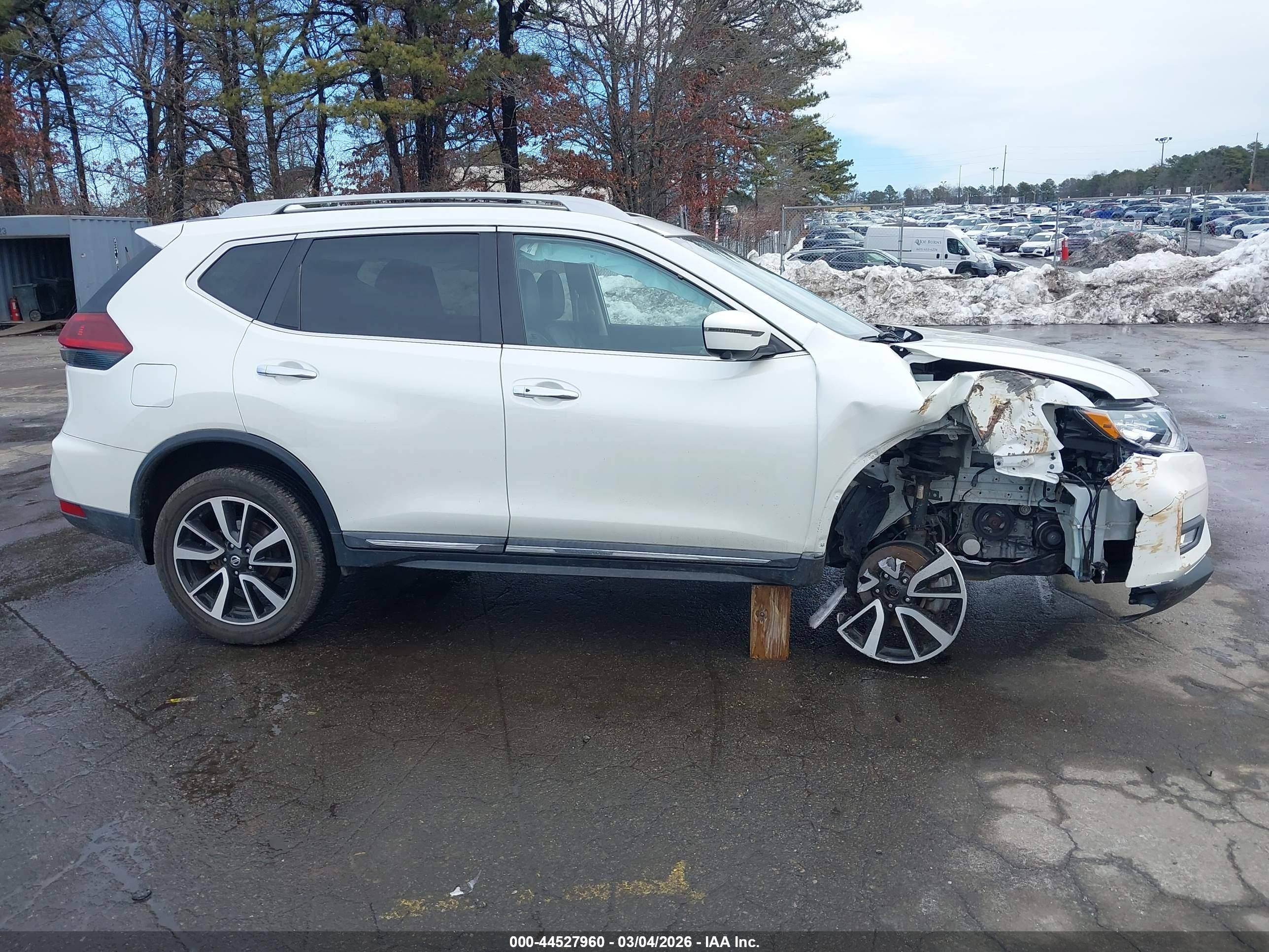 NISSAN ROGUE image 6