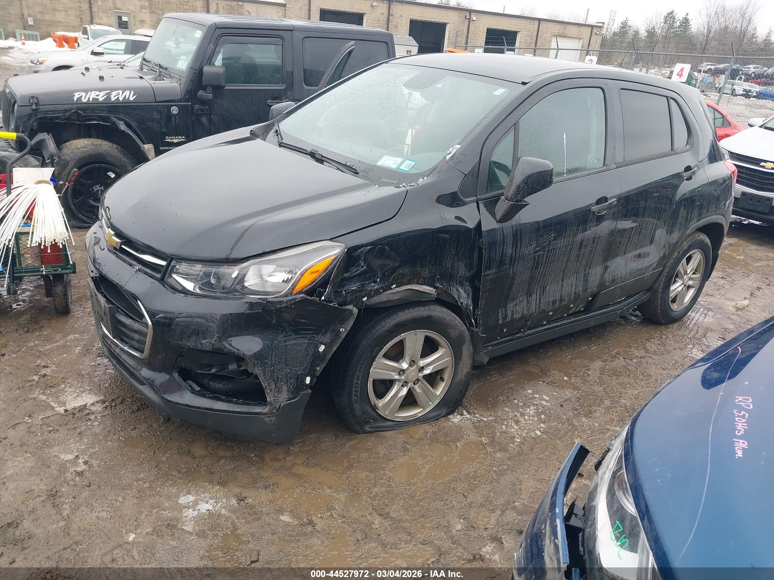 CHEVROLET TRAX image 2
