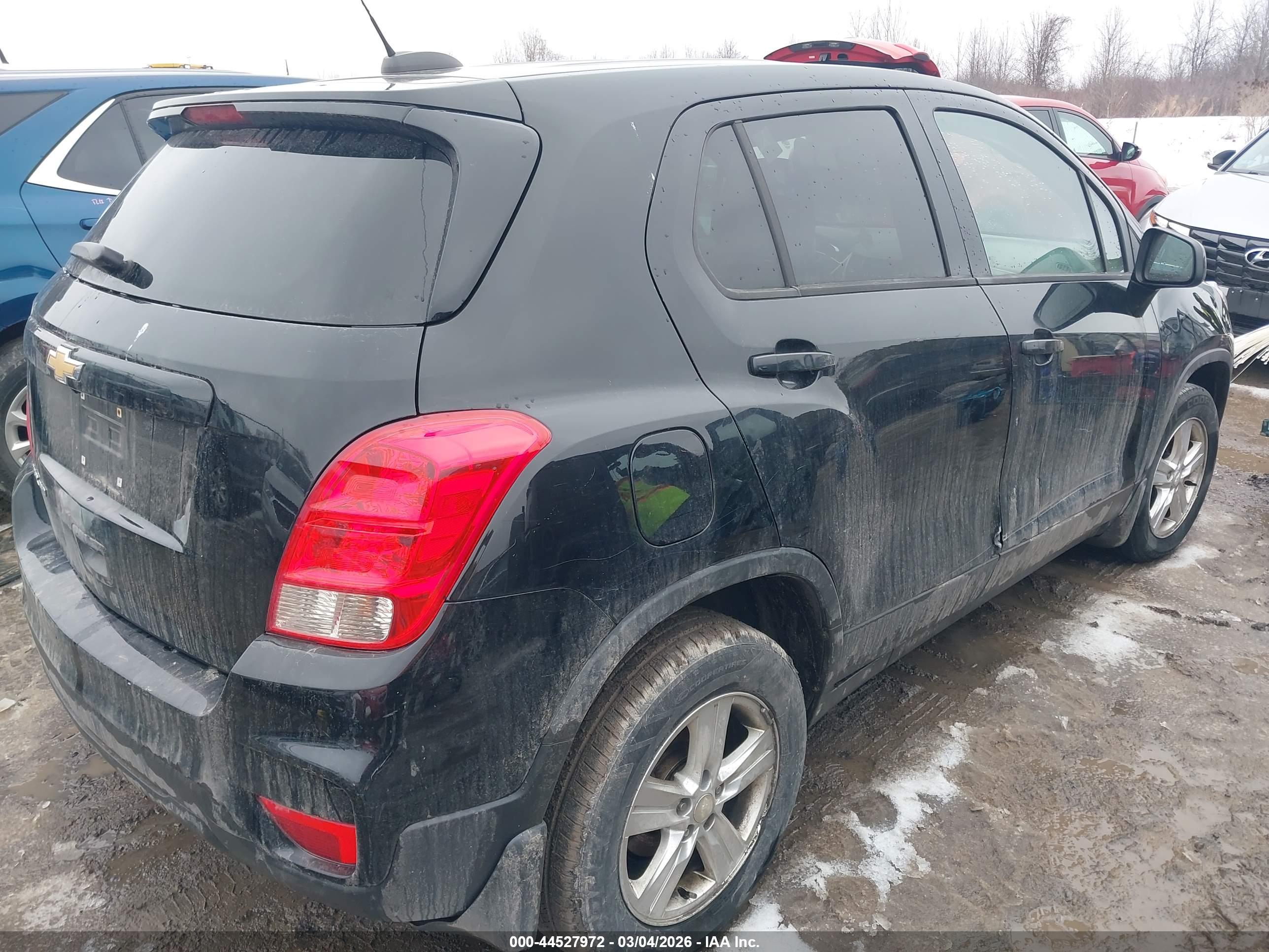 CHEVROLET TRAX image 4