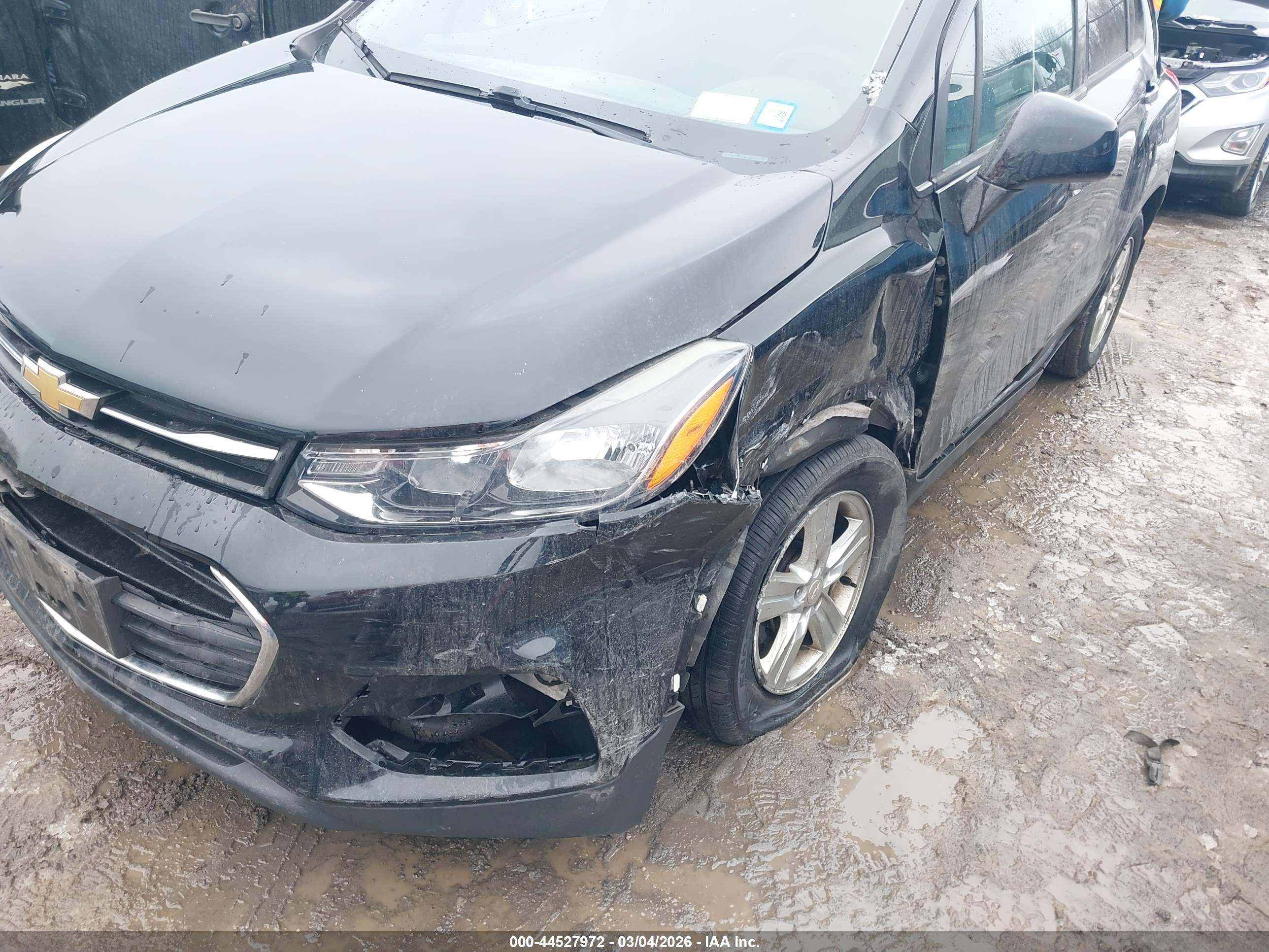 CHEVROLET TRAX image 6