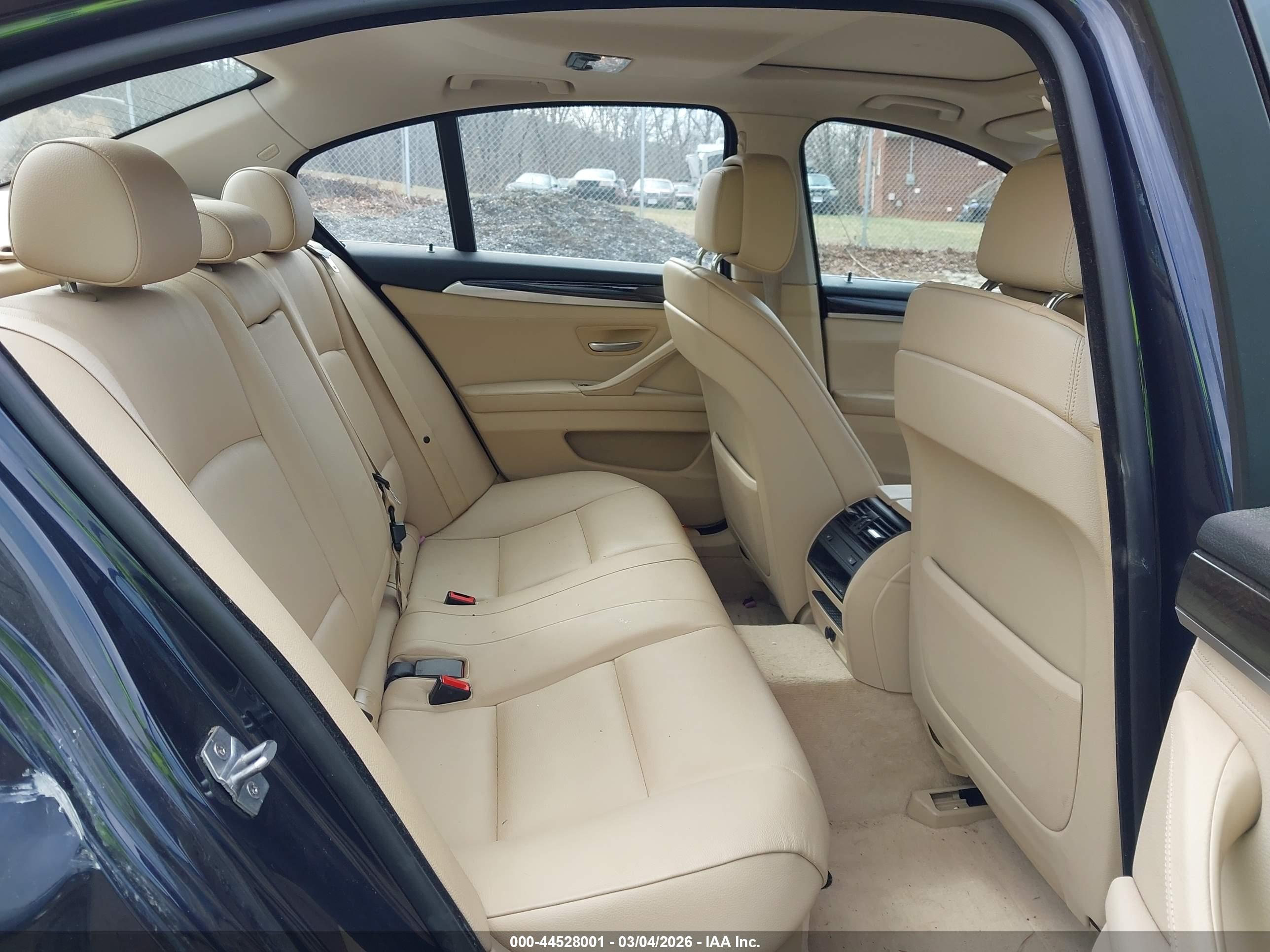 BMW 535I image 8