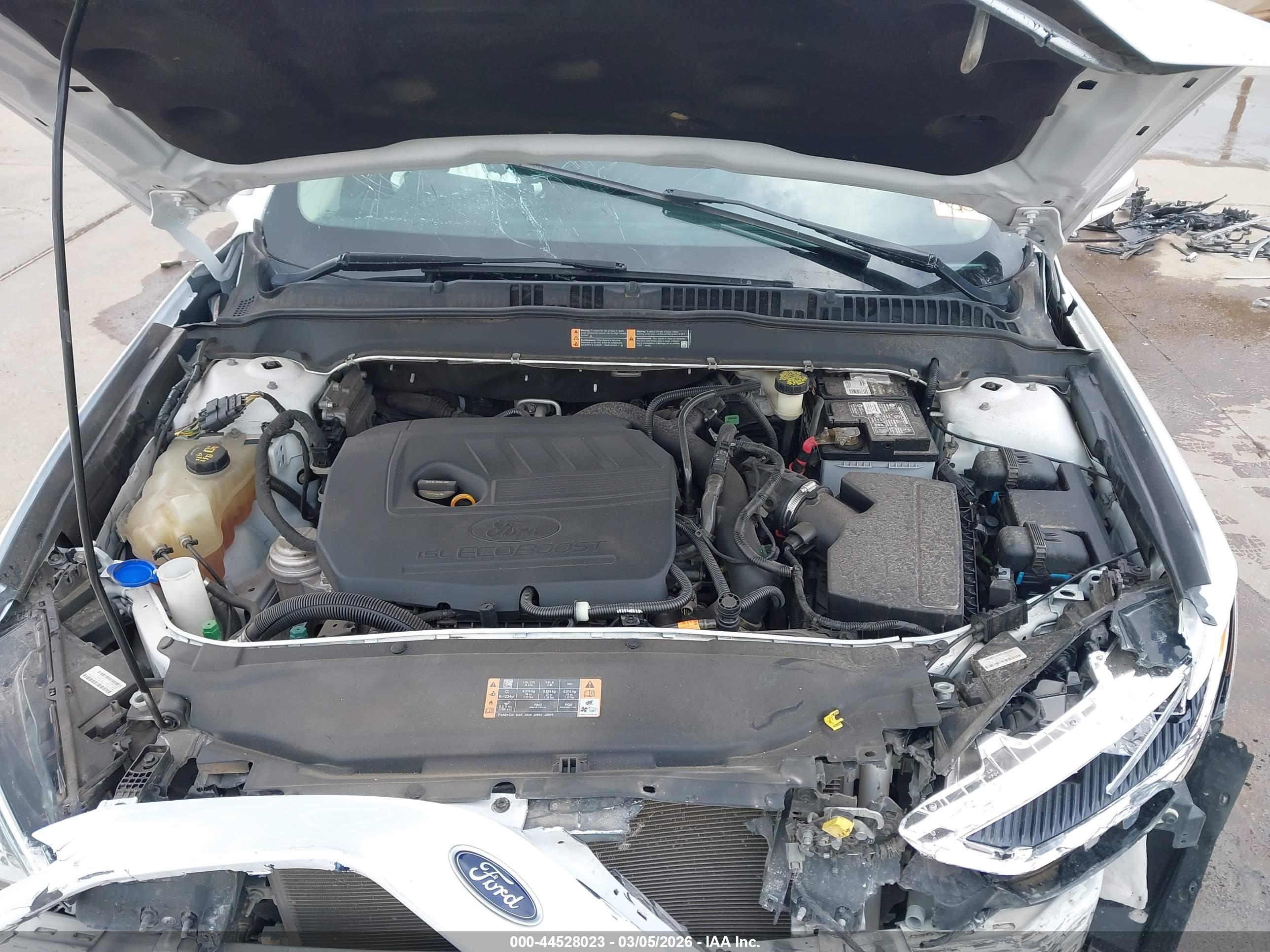 FORD FUSION image 10