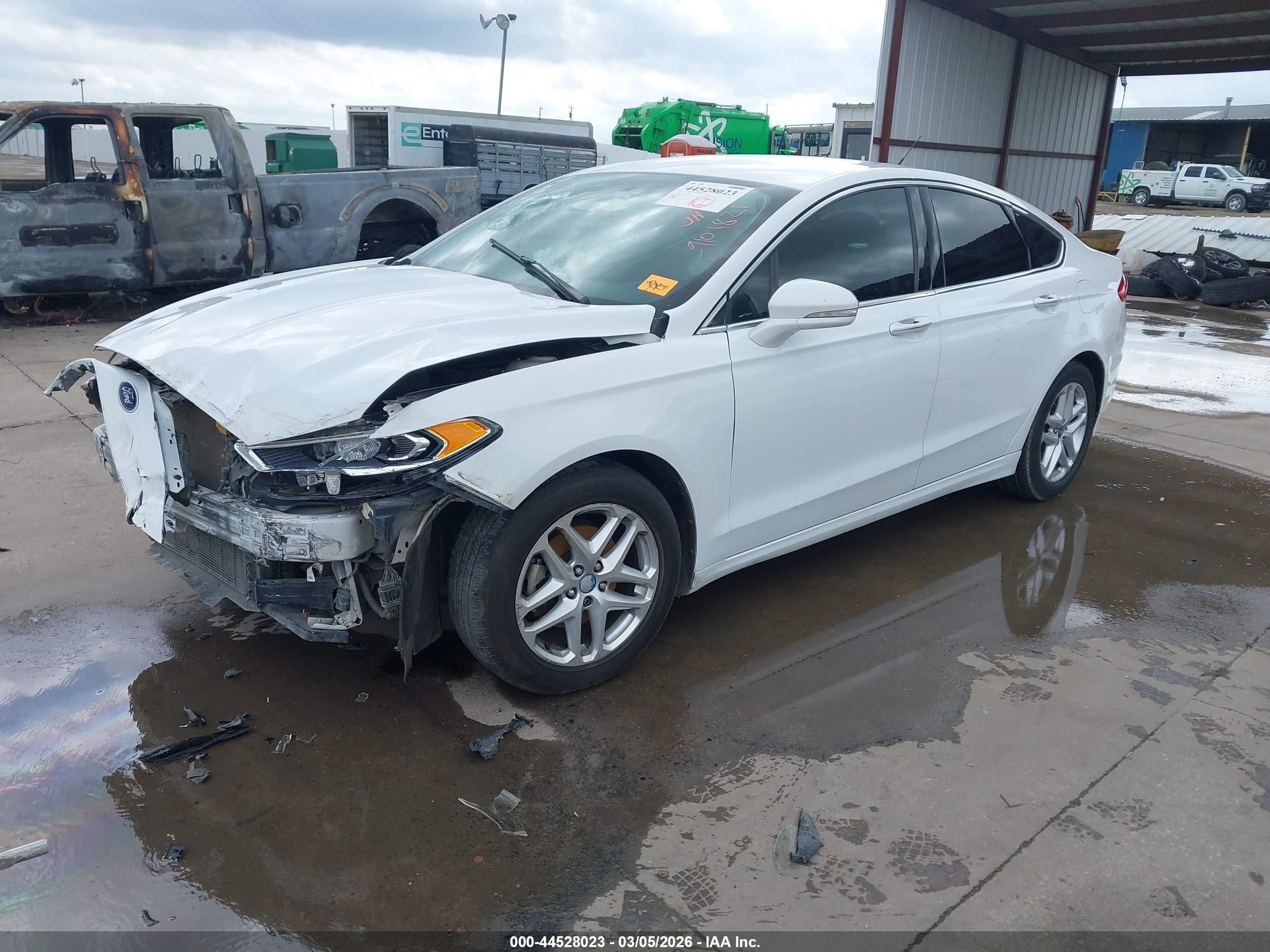 FORD FUSION image 2