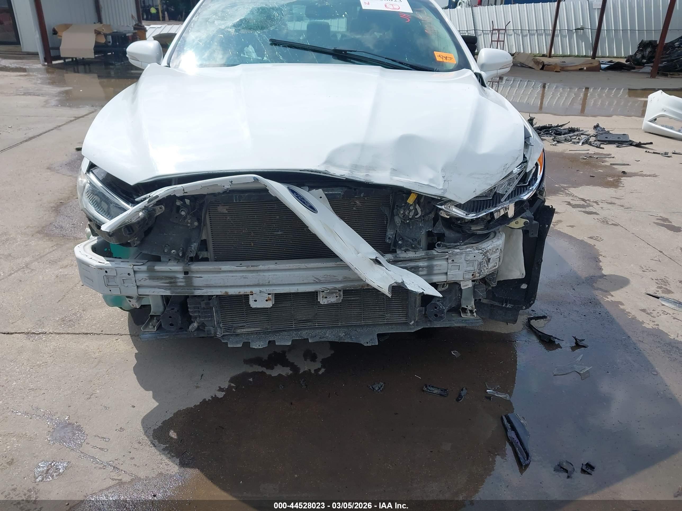 FORD FUSION image 6