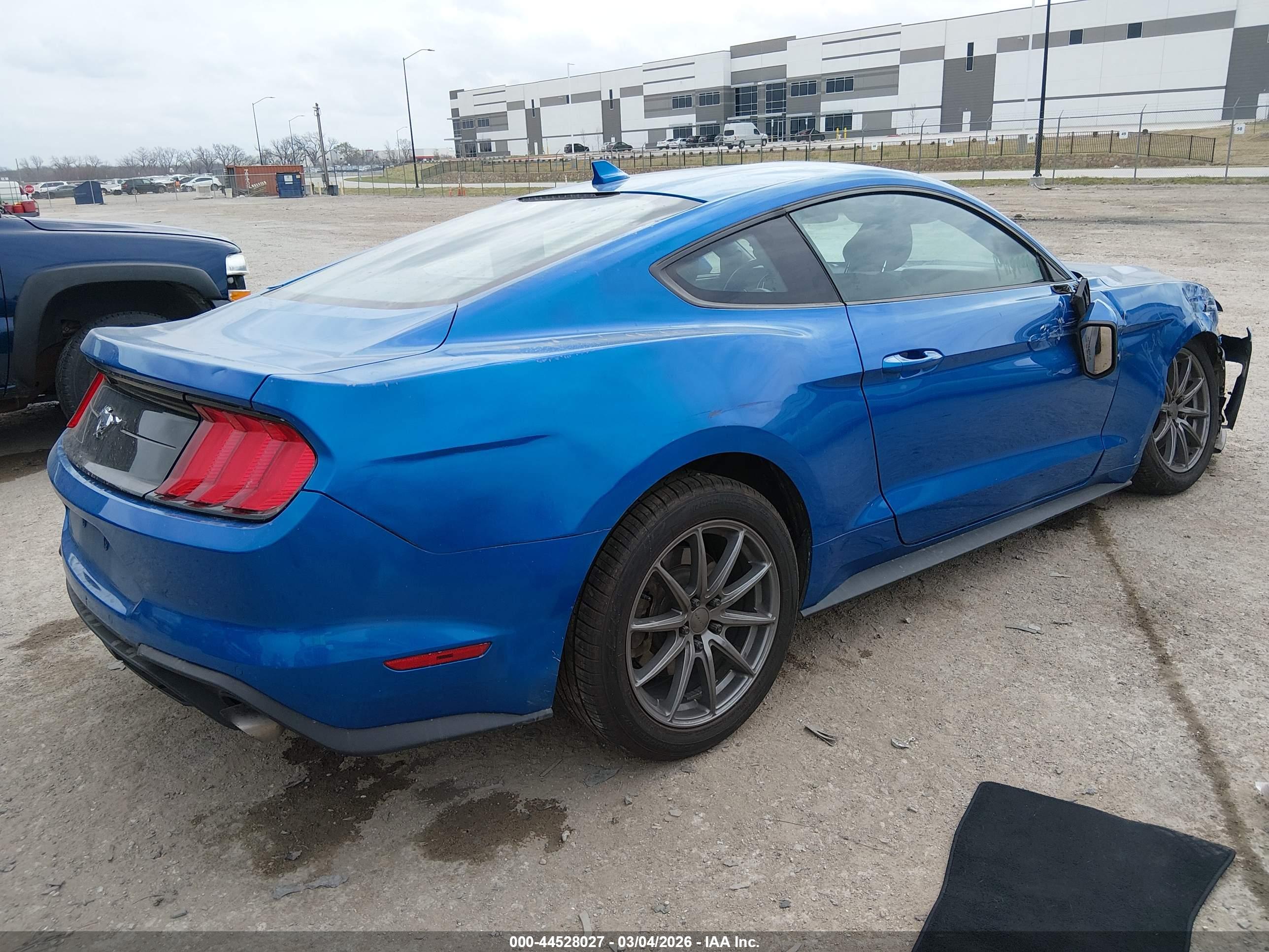 FORD MUSTANG image 4