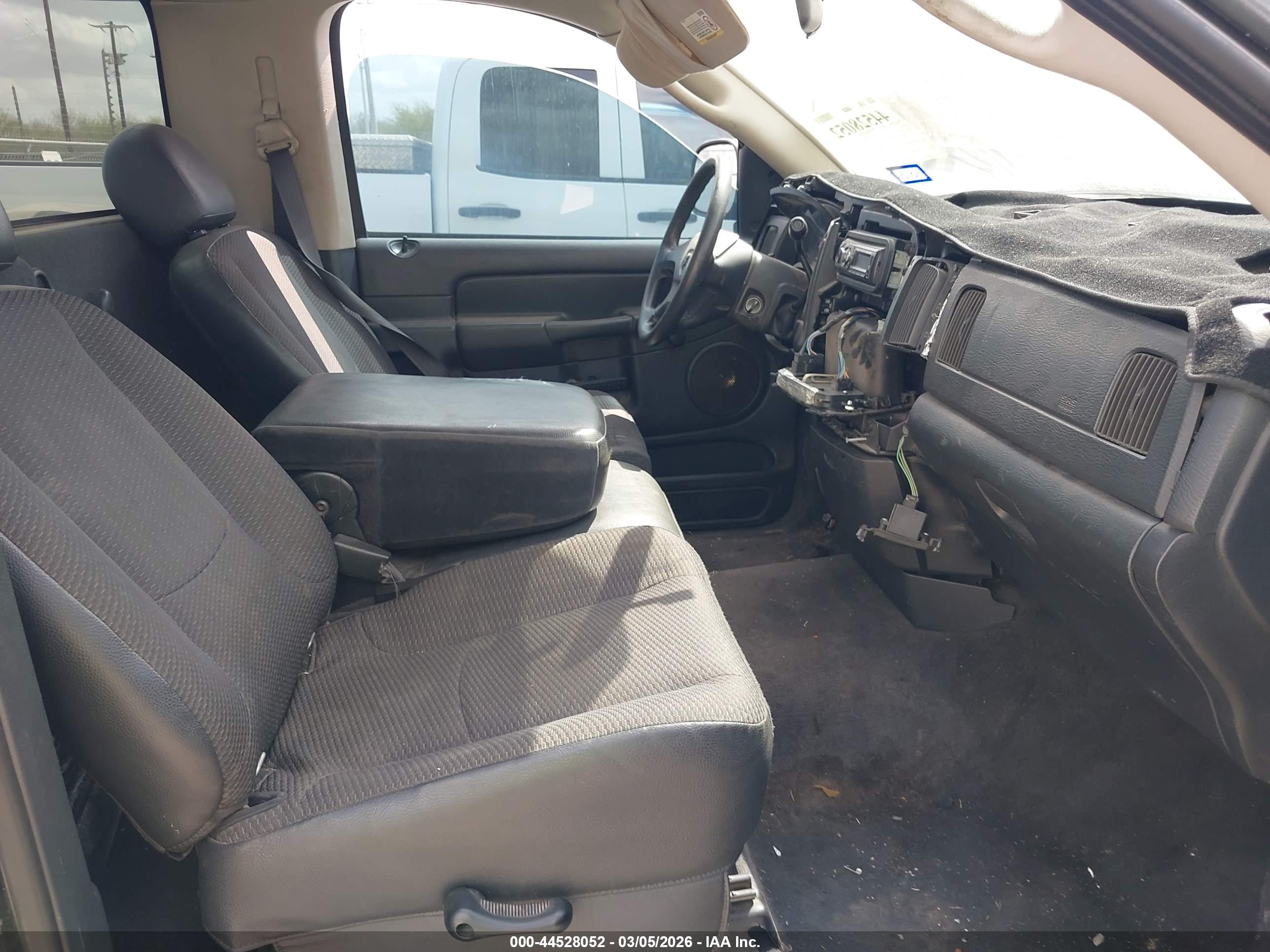 DODGE RAM image 5