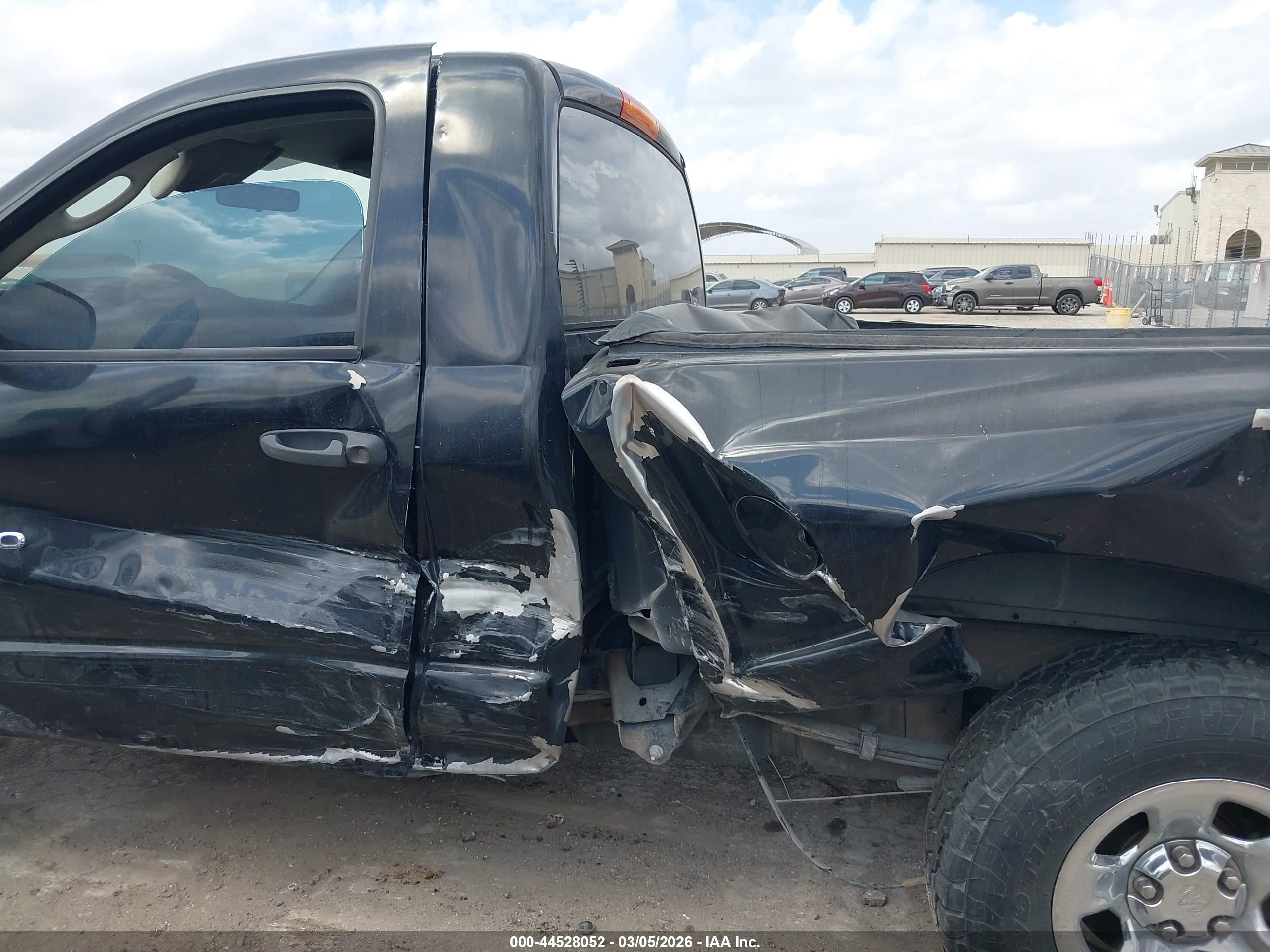 DODGE RAM image 6