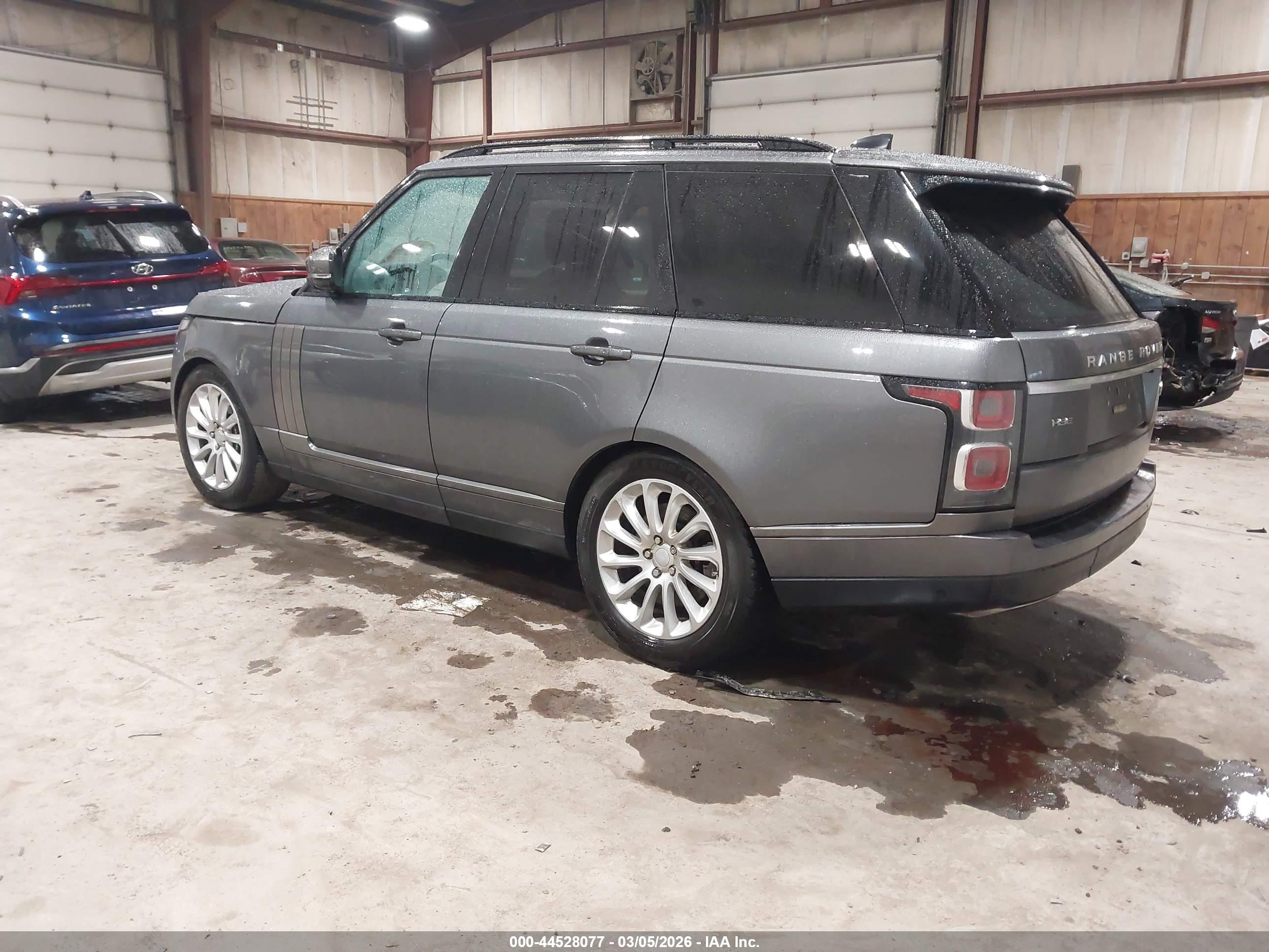 LAND ROVER image 3