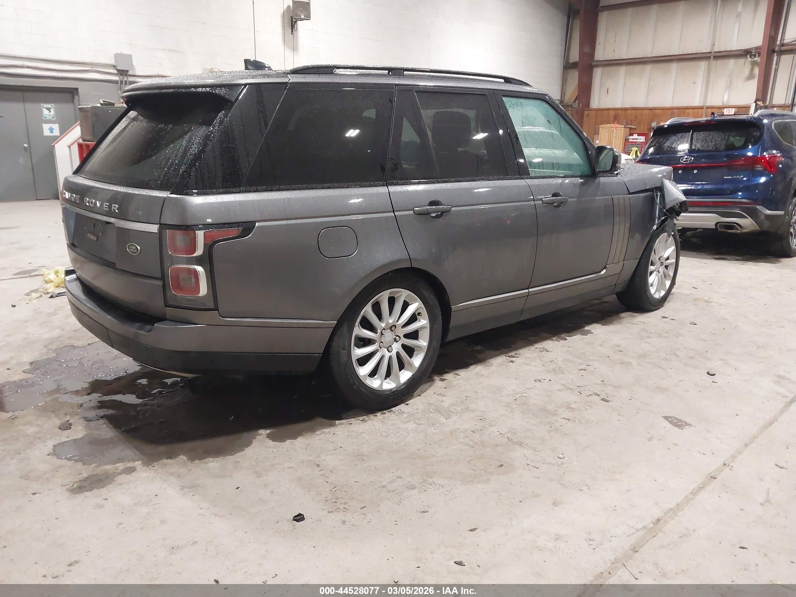 LAND ROVER image 4