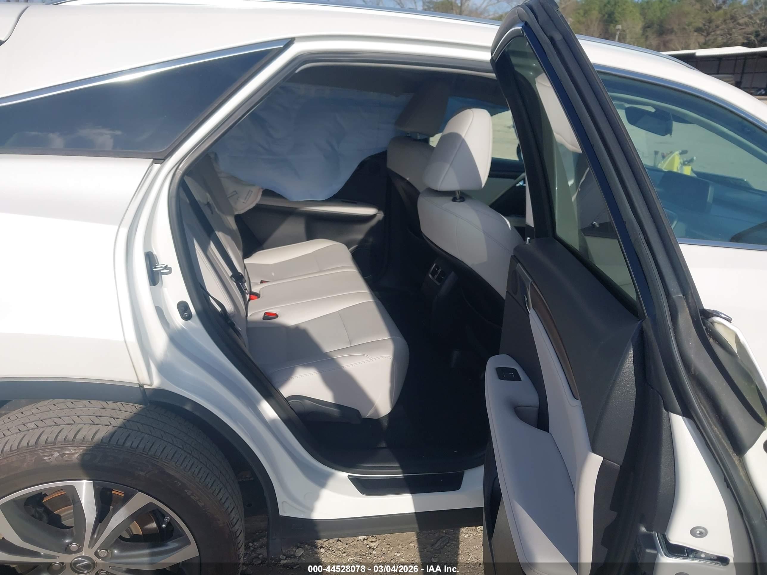 LEXUS RX image 8