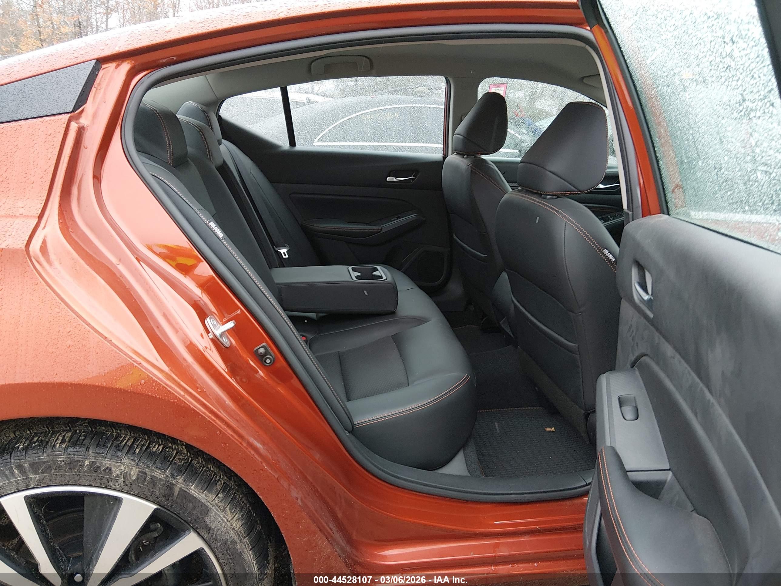 NISSAN ALTIMA image 8