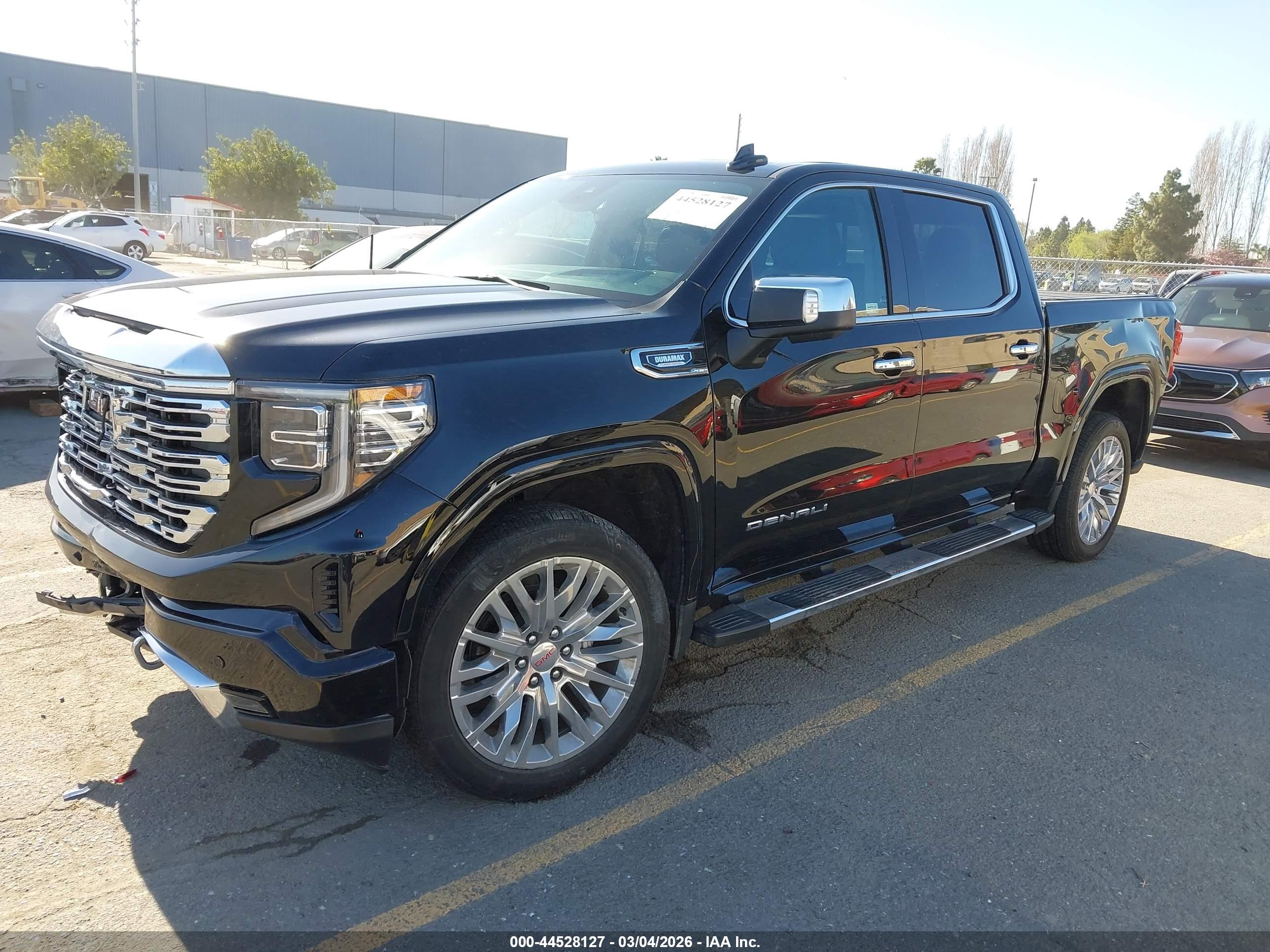 GMC SIERRA image 2
