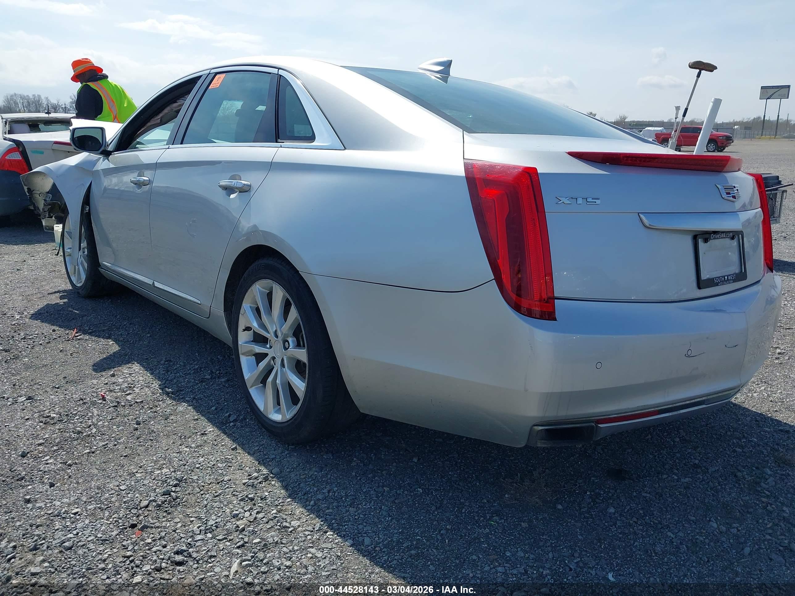 CADILLAC XTS image 3