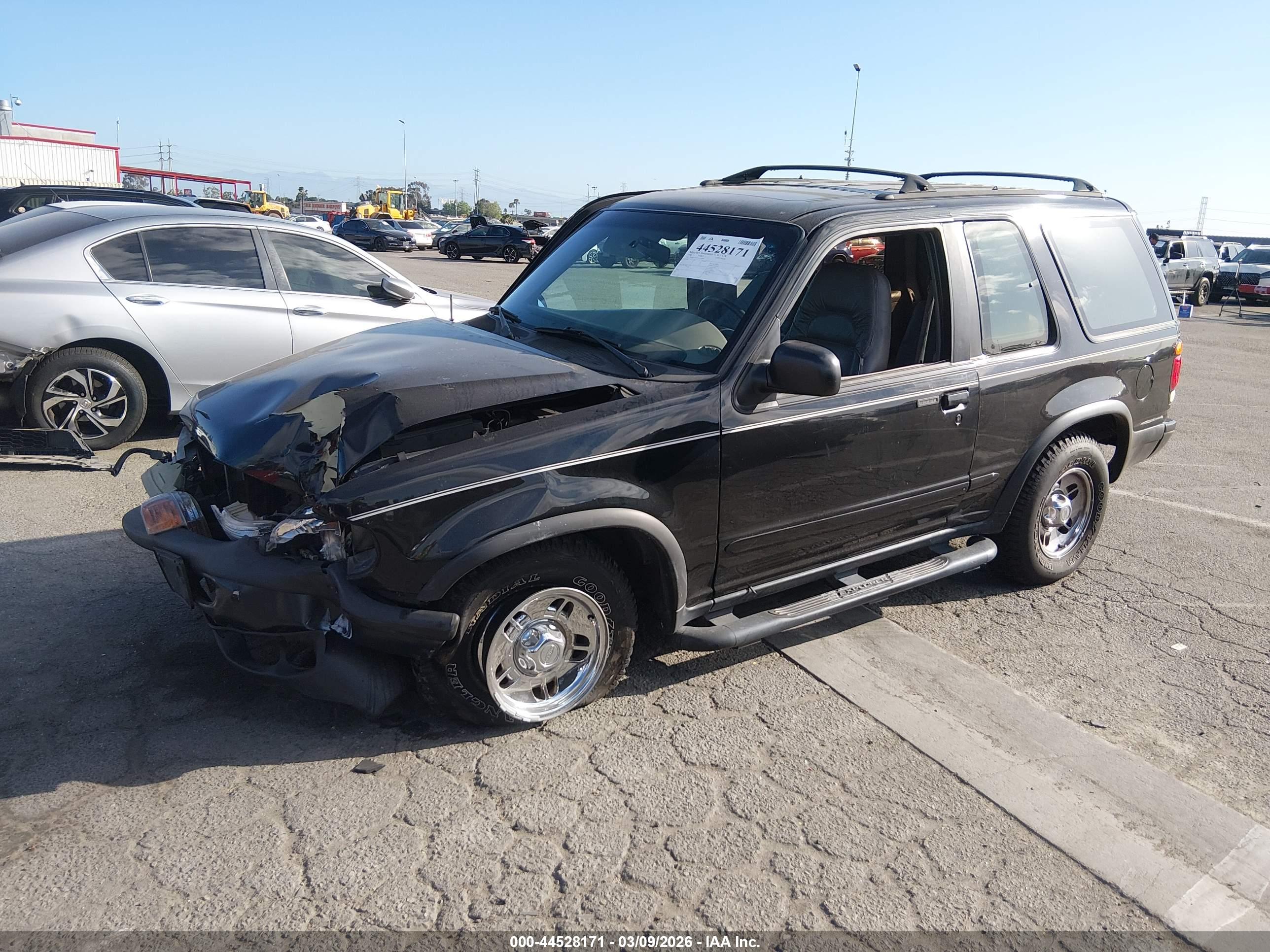 FORD EXPLORER image 2