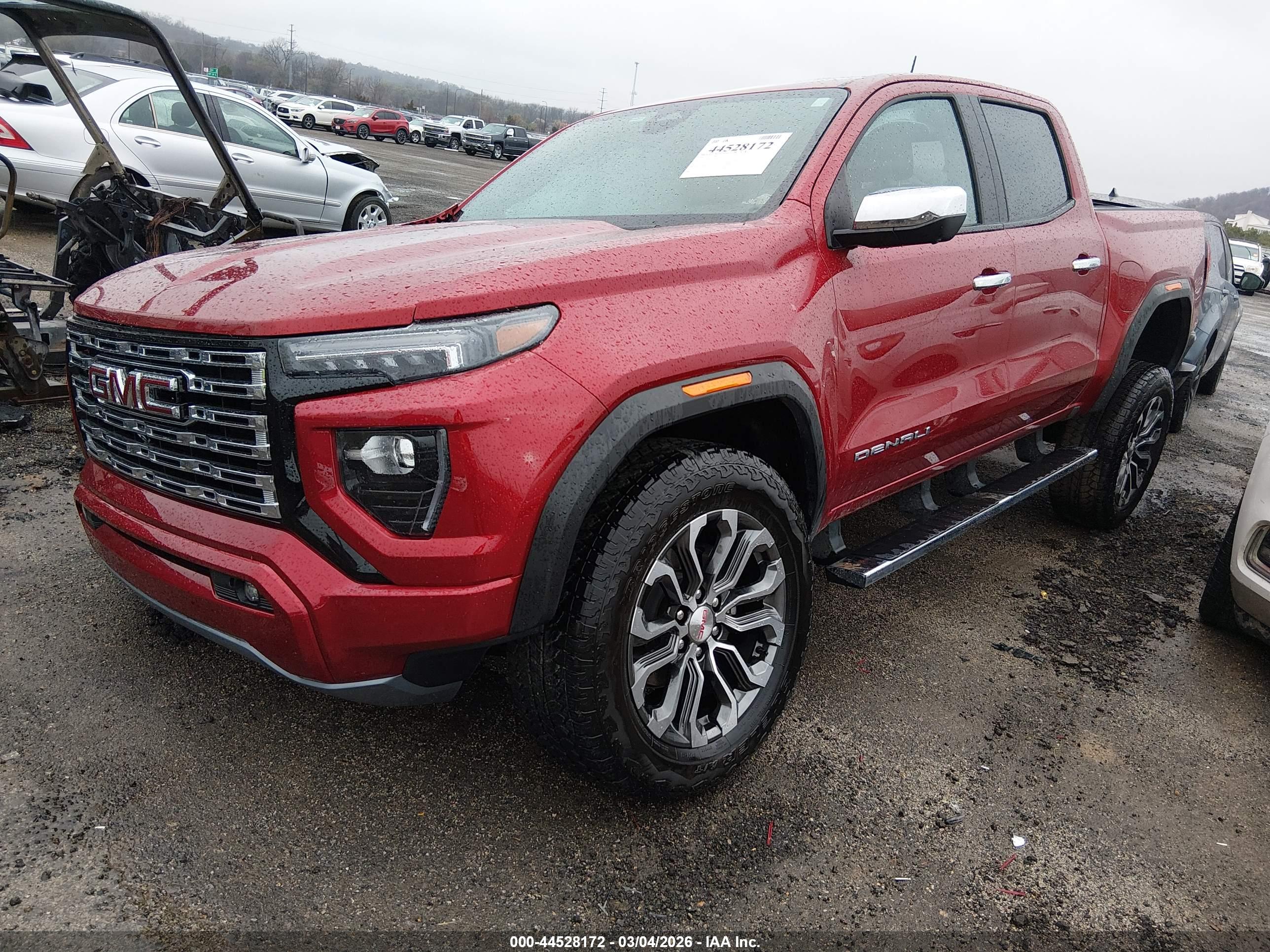 GMC CANYON image 2