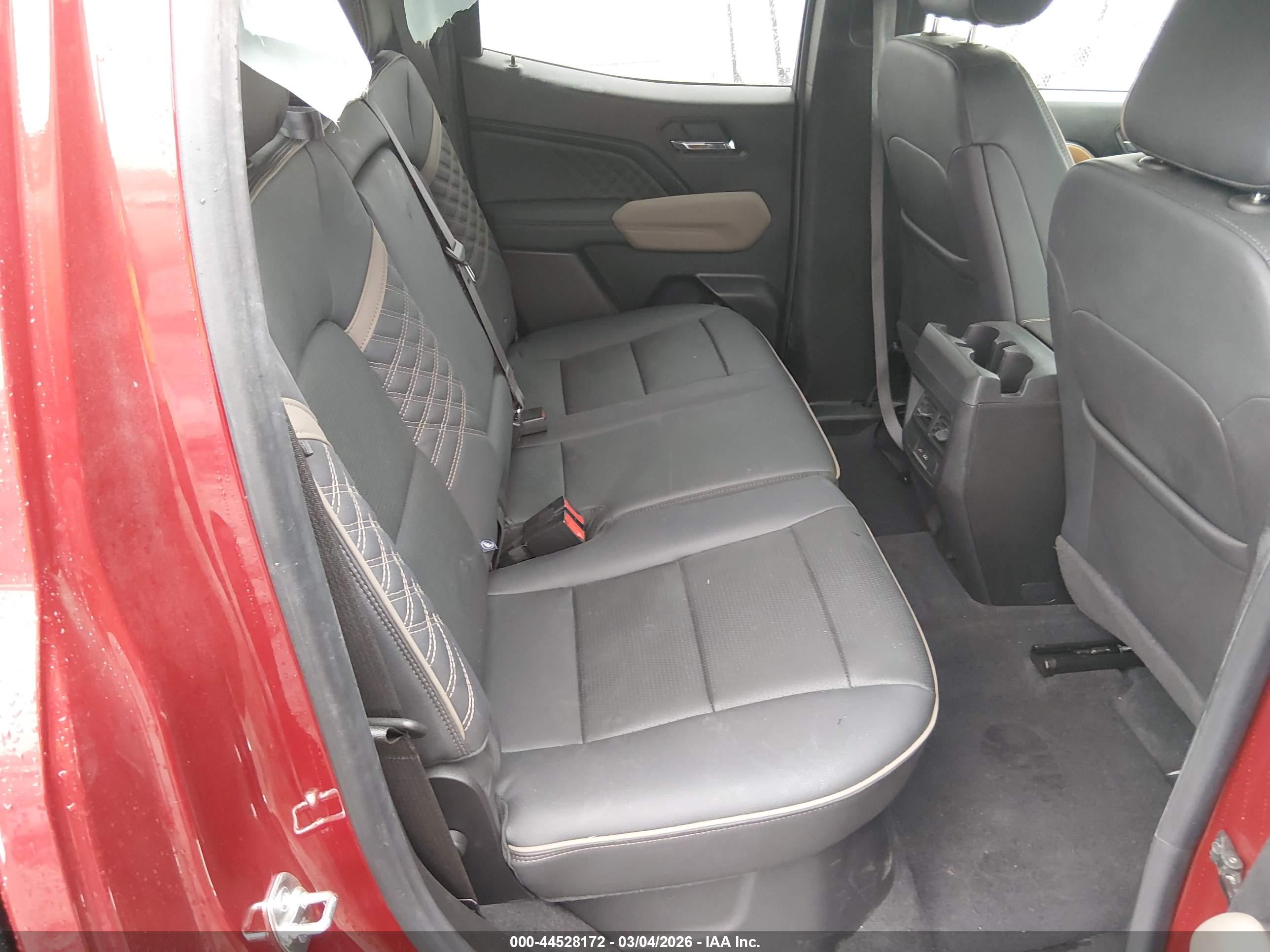 GMC CANYON image 8