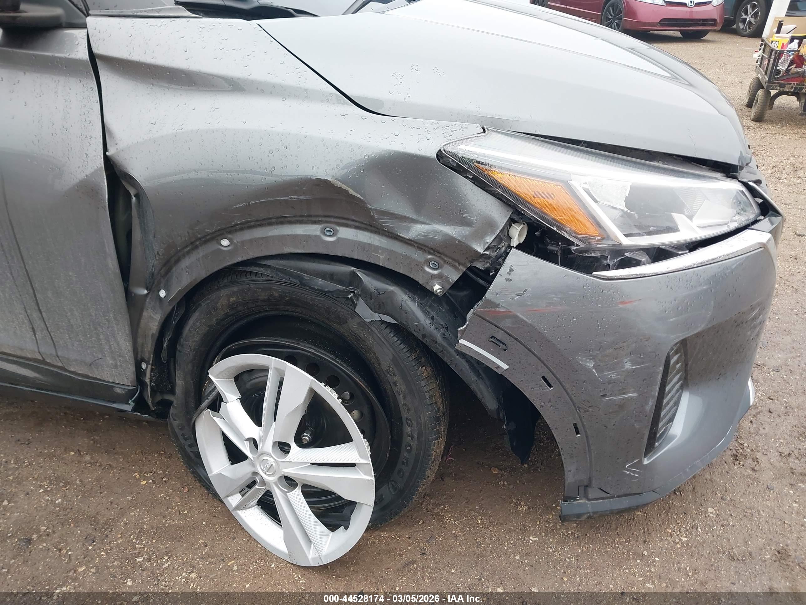 NISSAN KICKS image 6