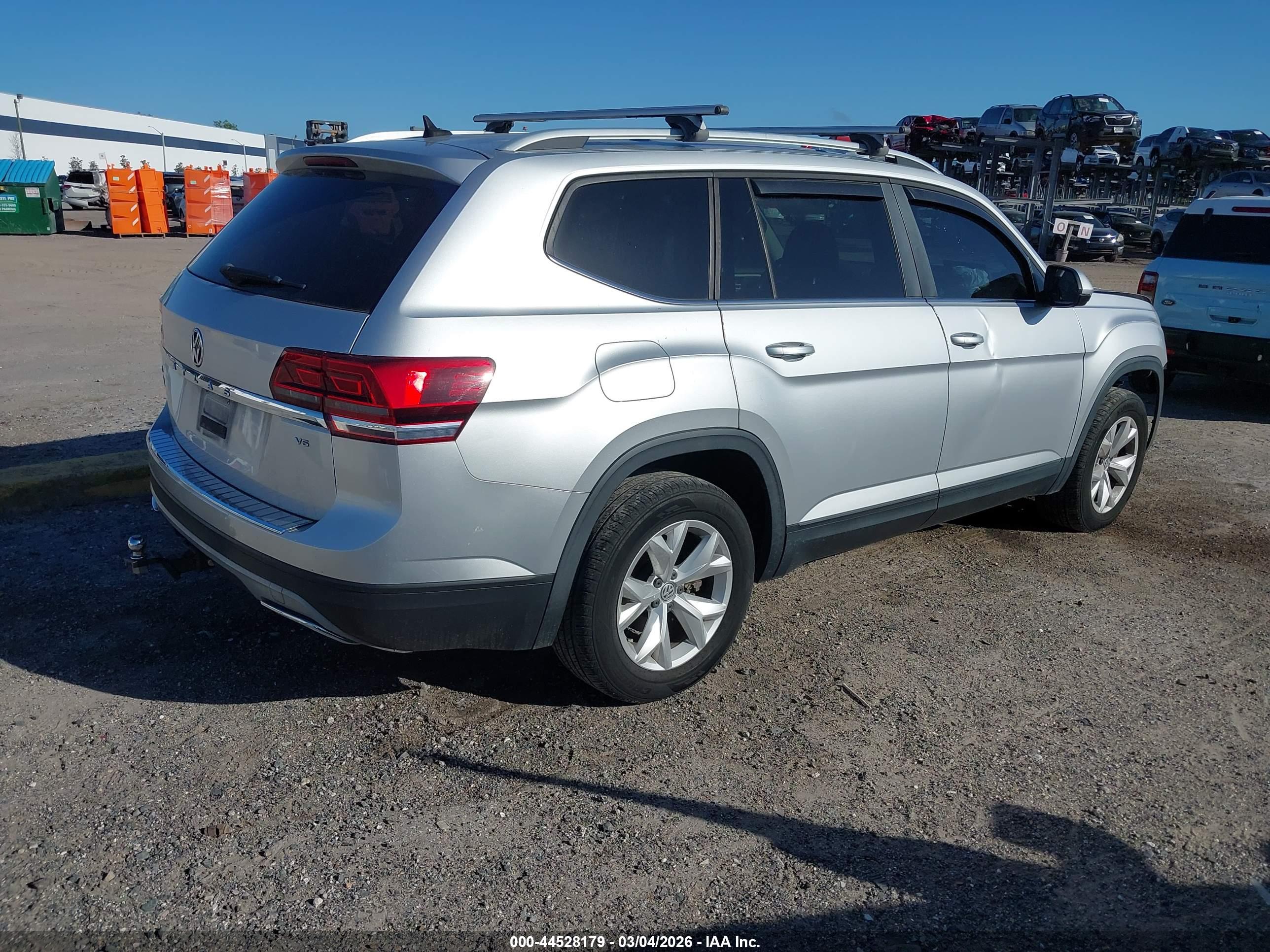 VOLKSWAGEN ATLAS image 4