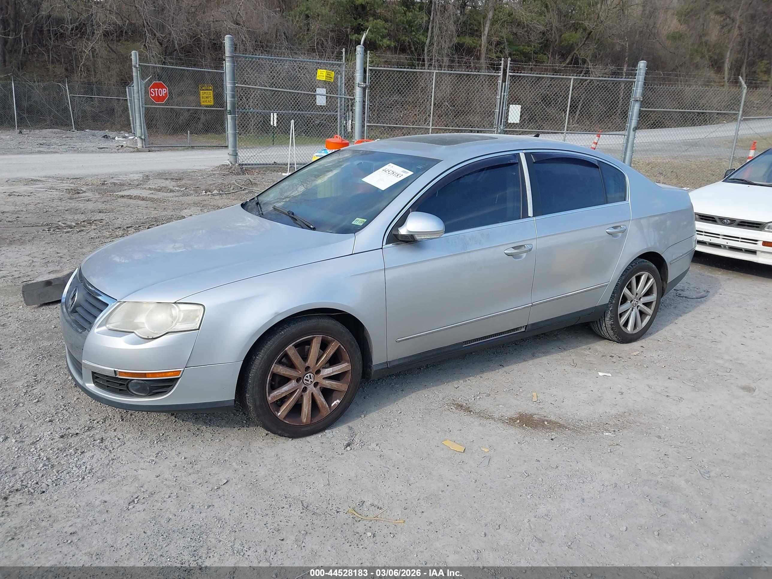 VOLKSWAGEN PASSAT image 2