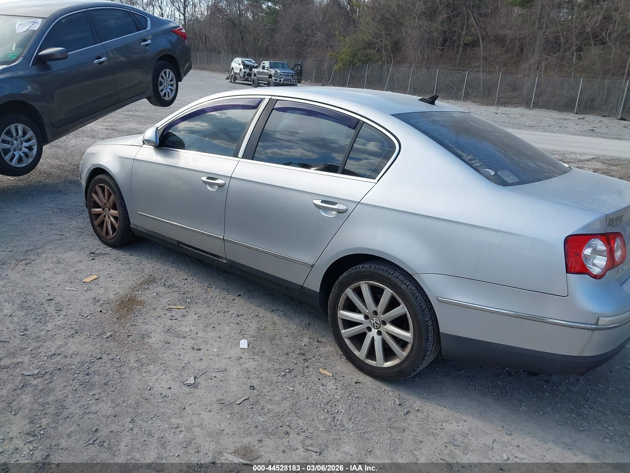 VOLKSWAGEN PASSAT image 3