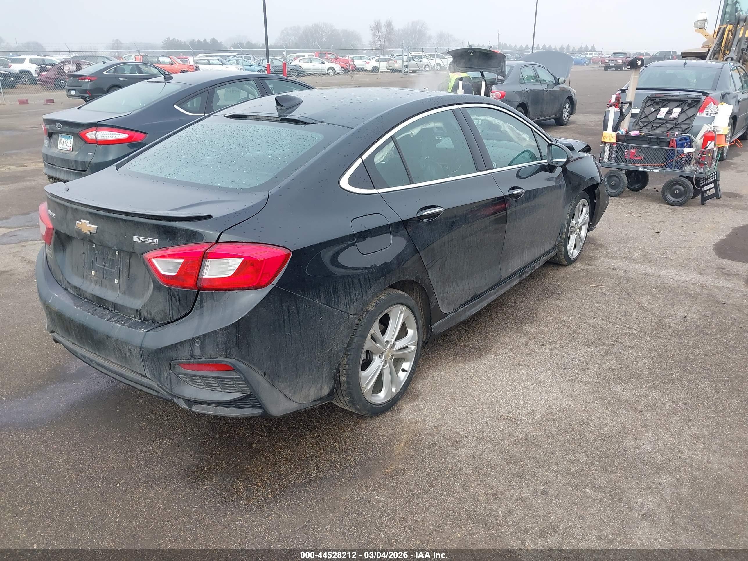 CHEVROLET CRUZE image 4