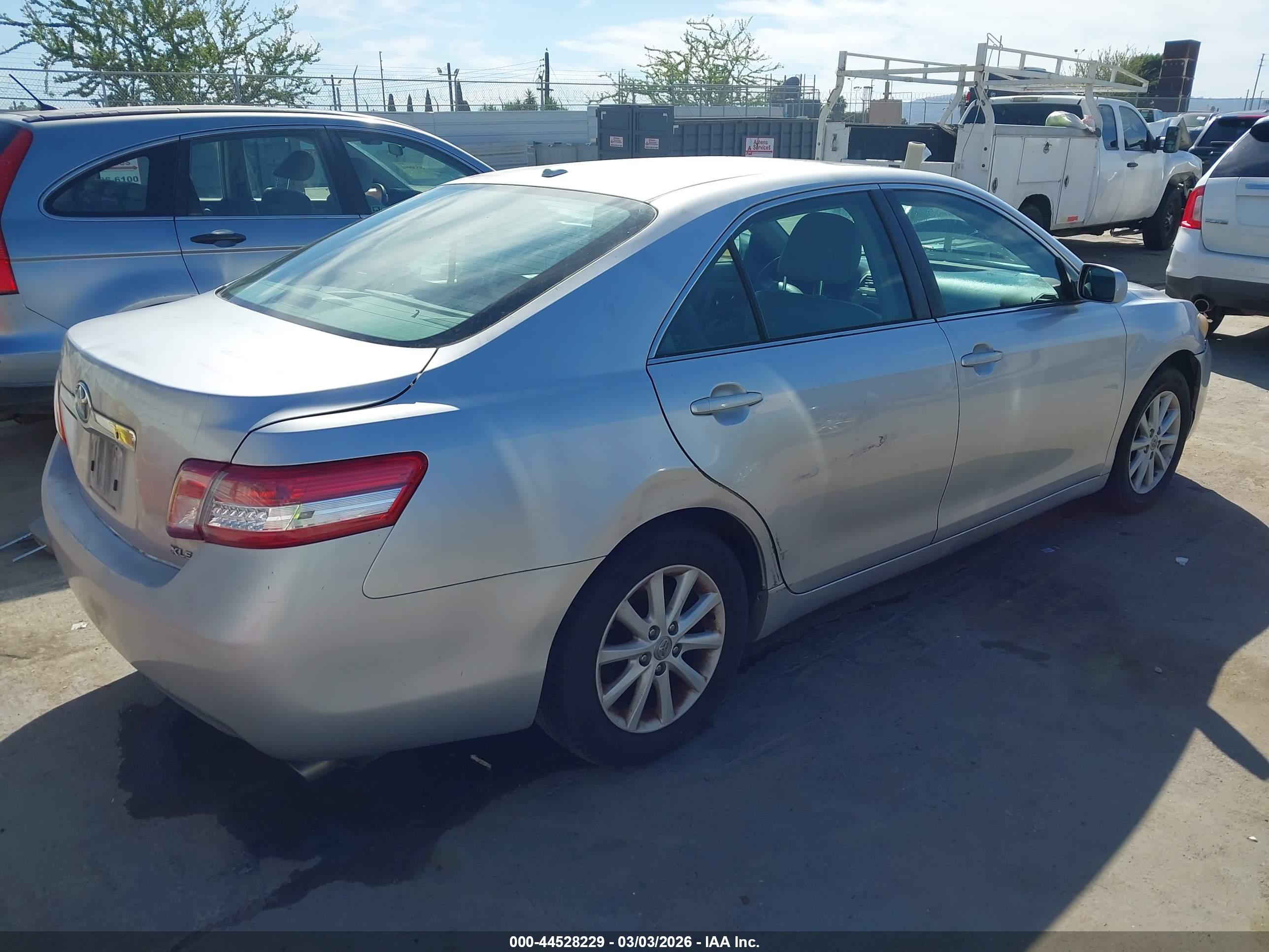 TOYOTA CAMRY image 4
