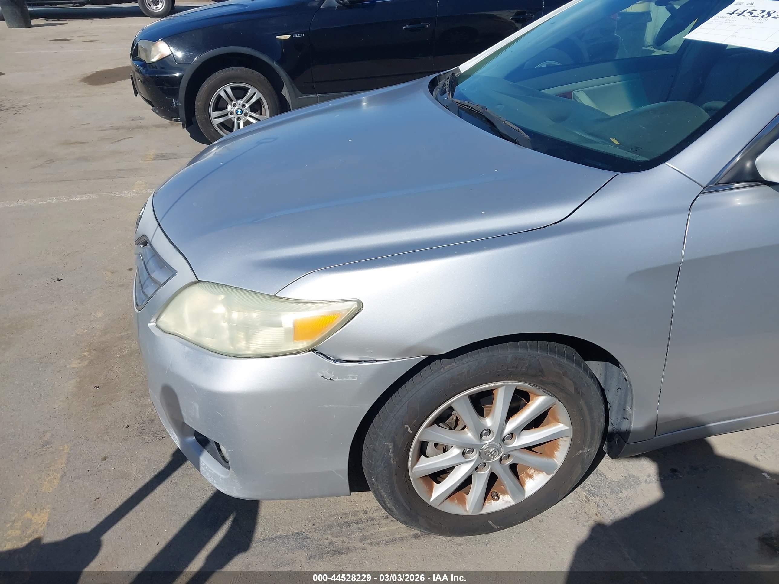 TOYOTA CAMRY image 6