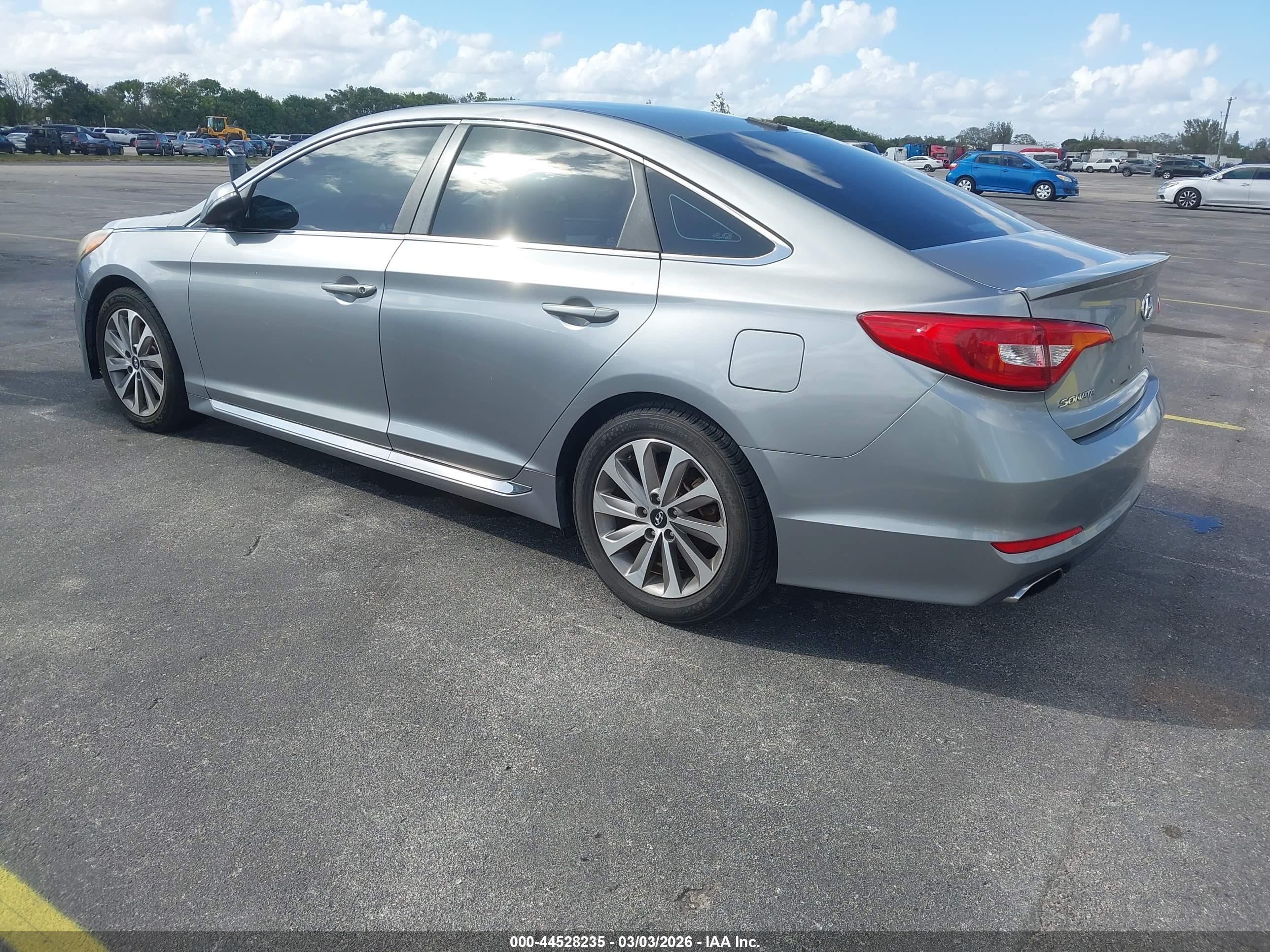 HYUNDAI SONATA image 3