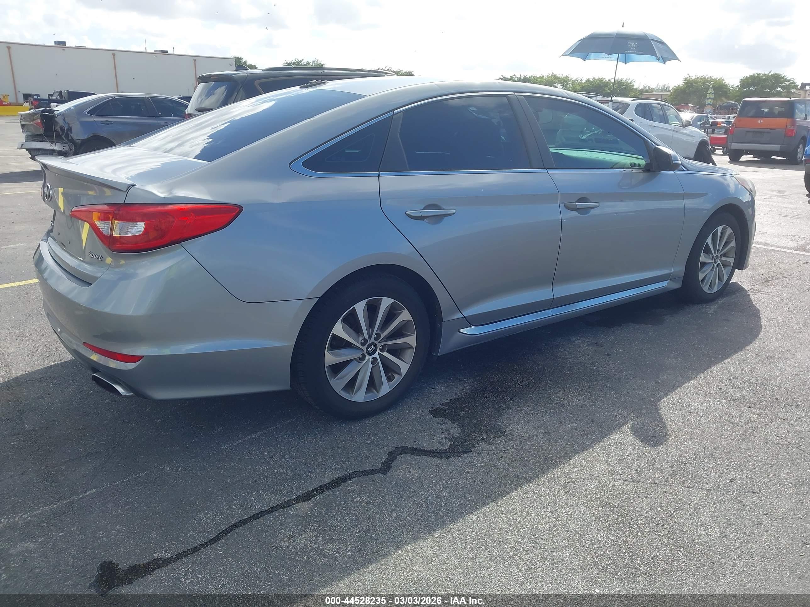 HYUNDAI SONATA image 4