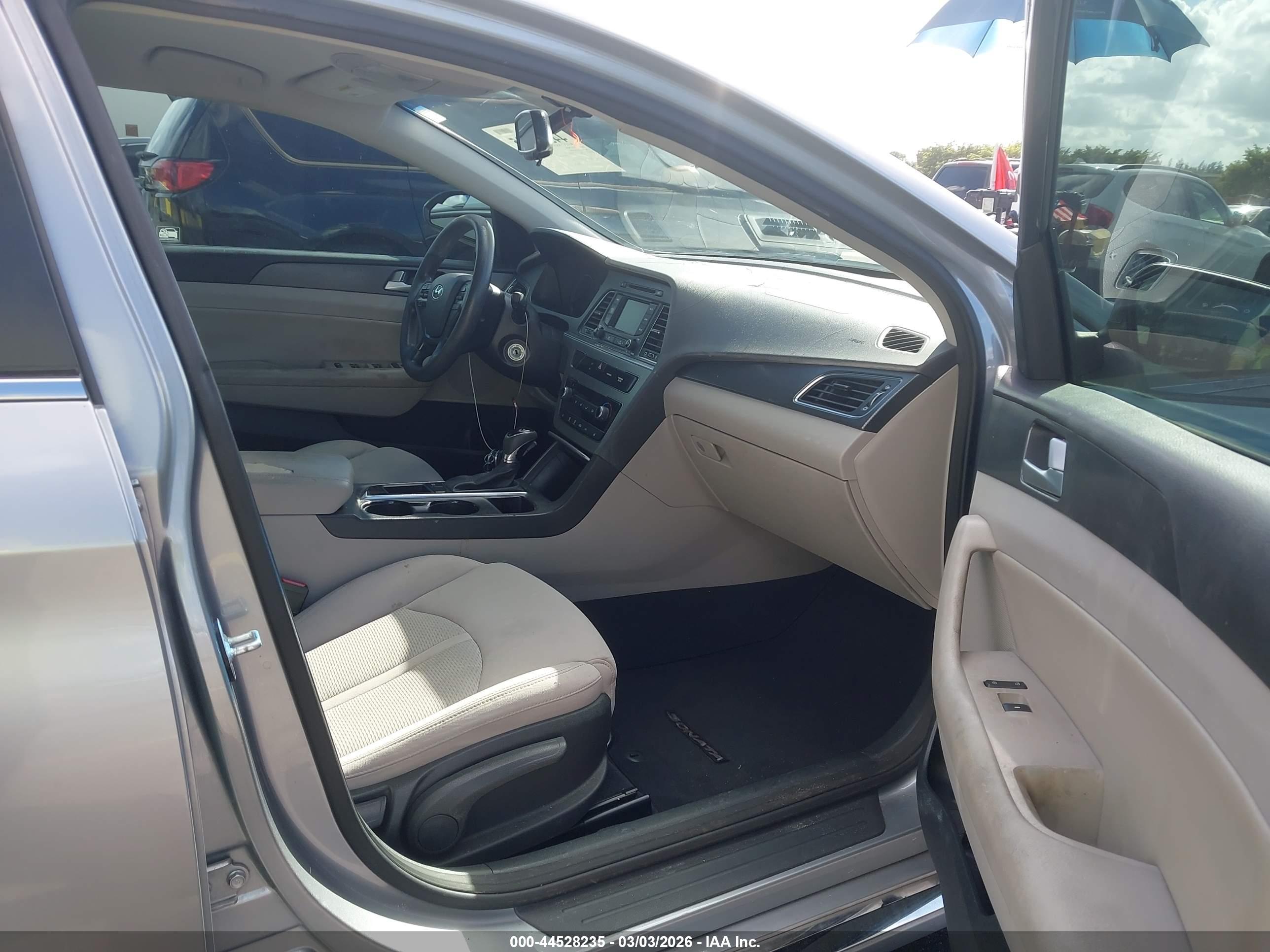 HYUNDAI SONATA image 5