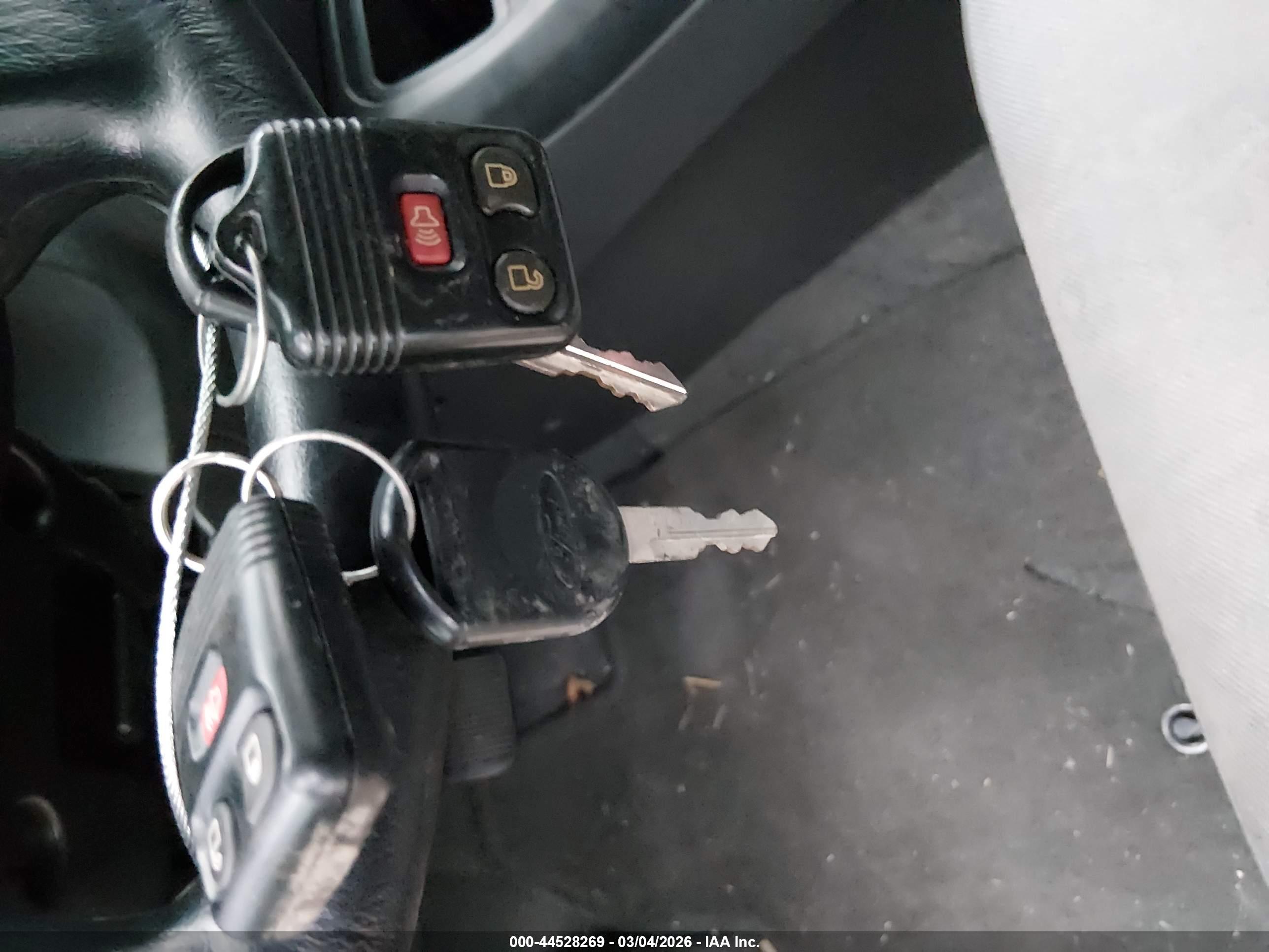 FORD ESCAPE image 11