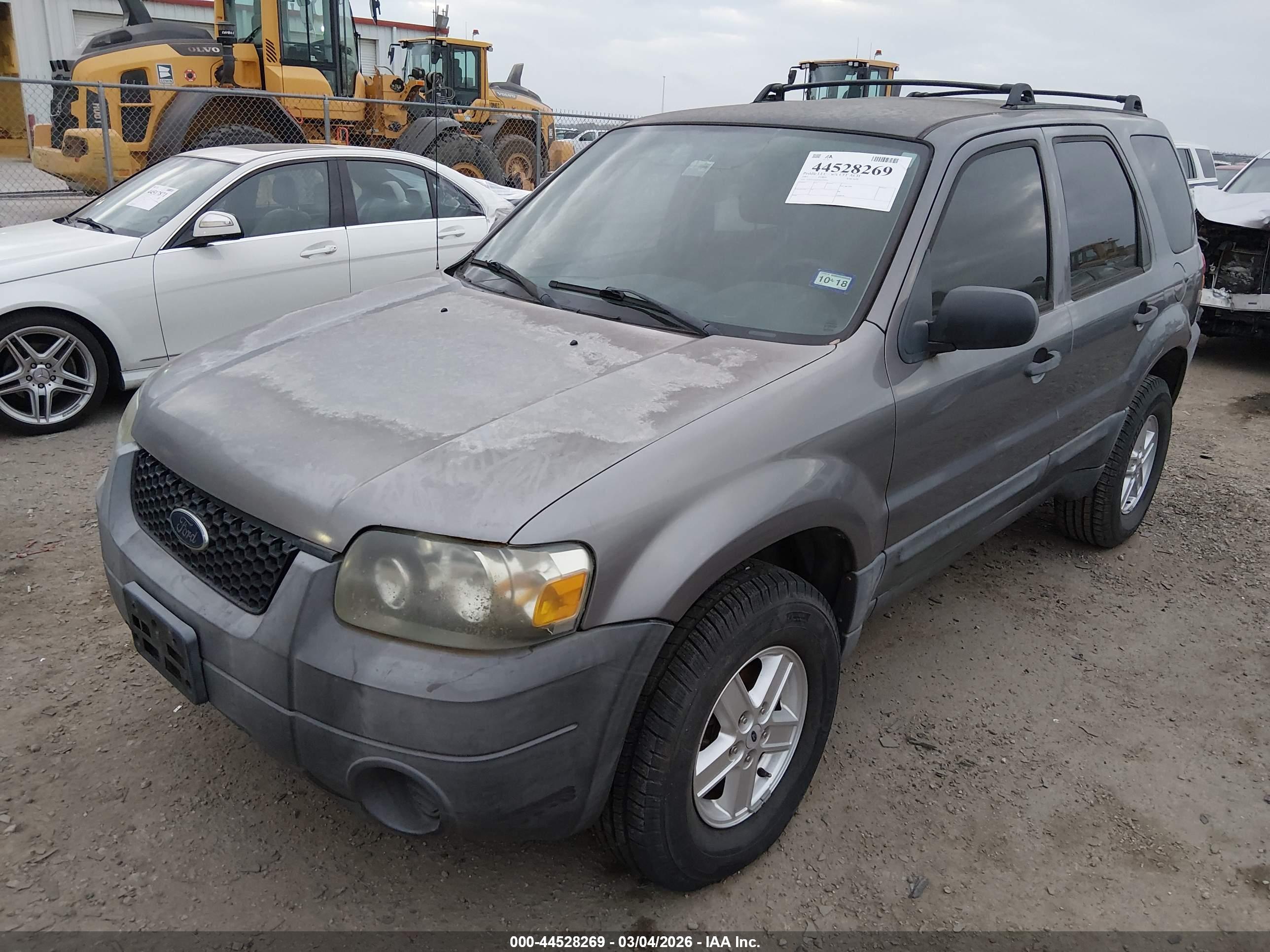 FORD ESCAPE image 2