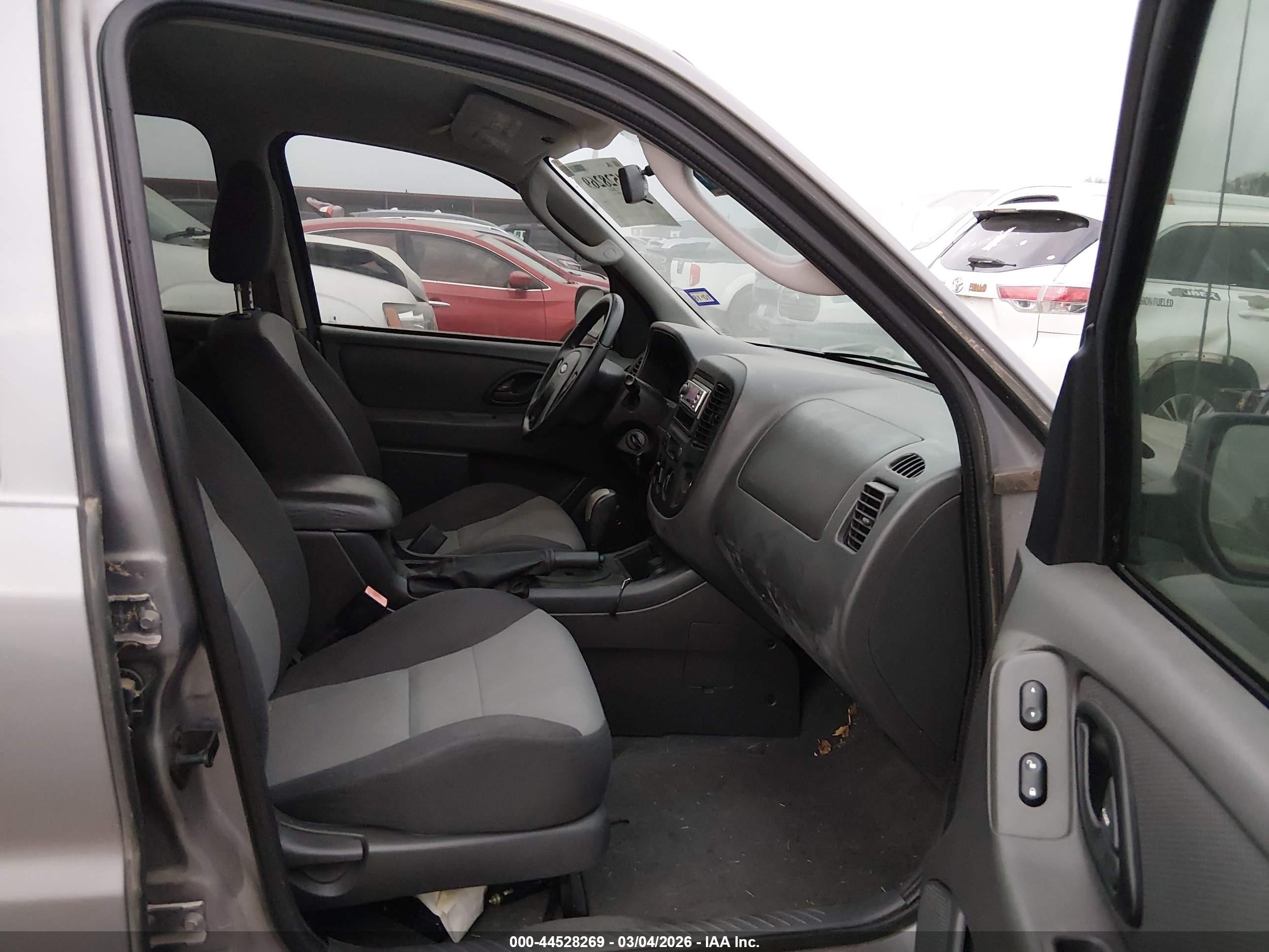 FORD ESCAPE image 5