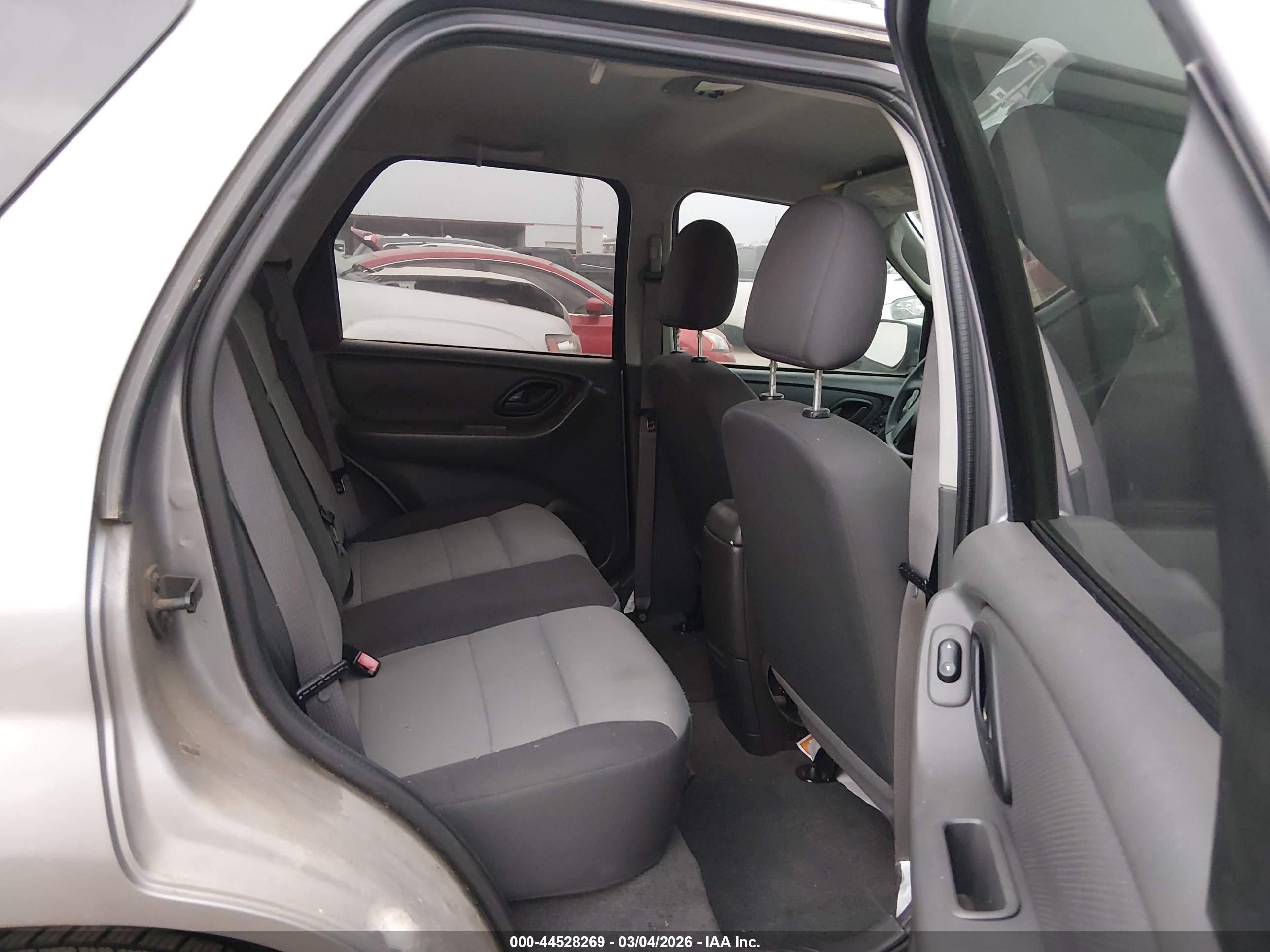 FORD ESCAPE image 8